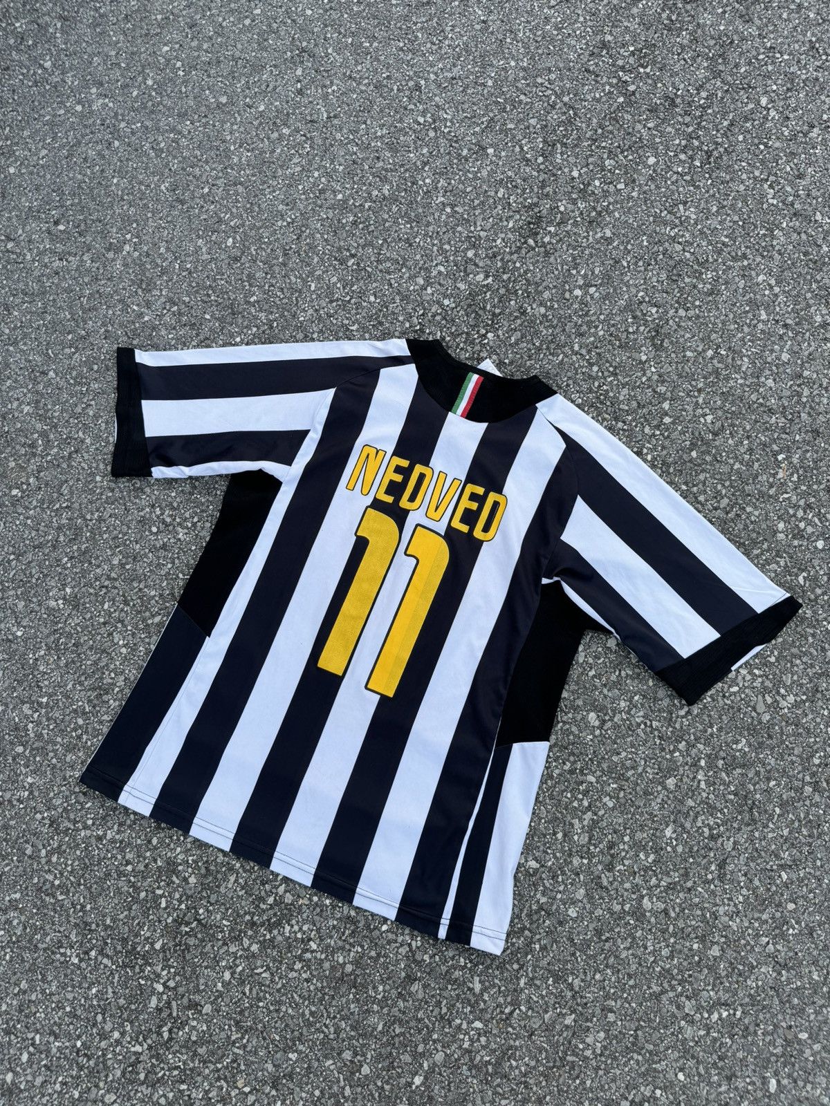 Vintage Juventus F.C Nedved #11 football jersey vintage 00s logo y2k Size US M / EU 48-50 / 2 - 5 Thumbnail