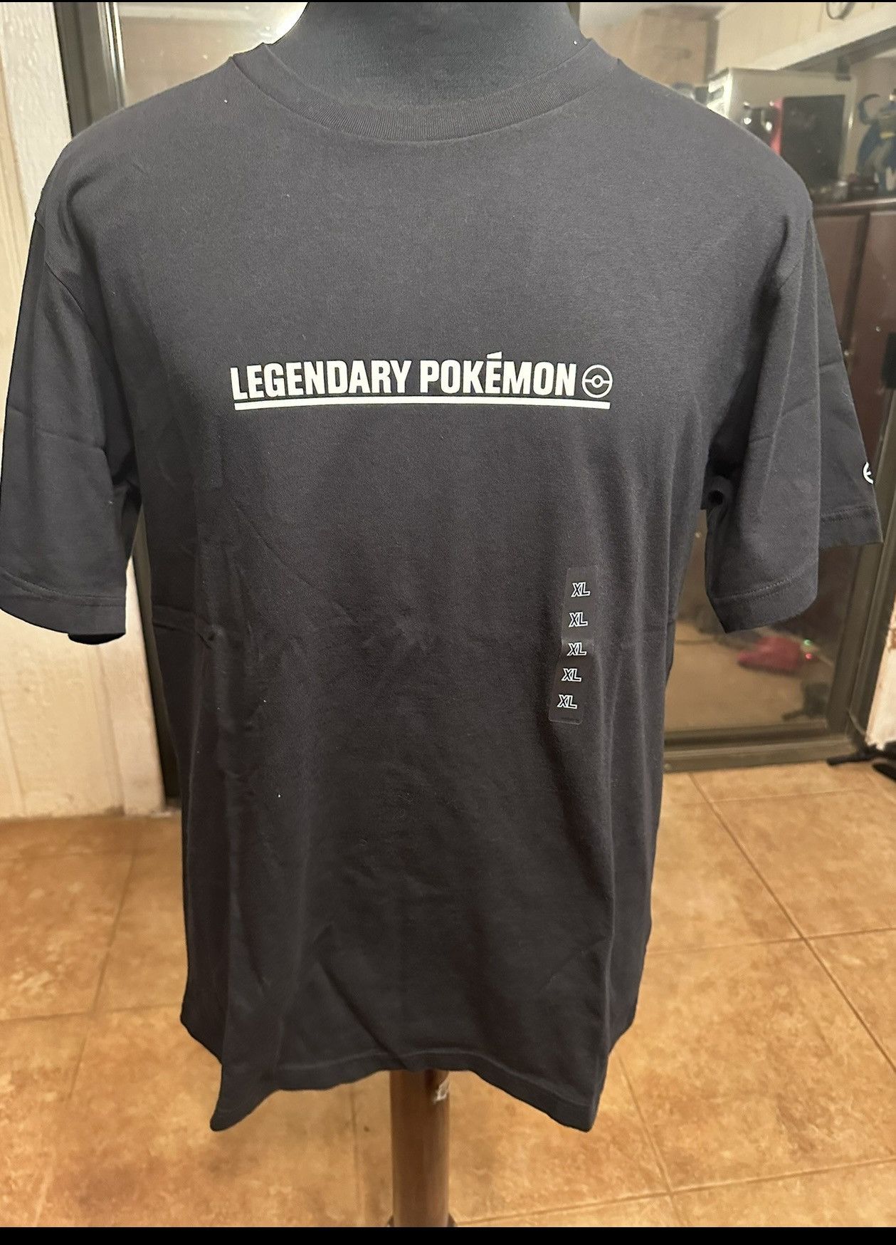 Uniqlo Uniqlo Pokemon Meets Artist Mewtwo Meguru Yamaguchi Size XL Size US XL / EU 56 / 4 - 1 Thumbnail