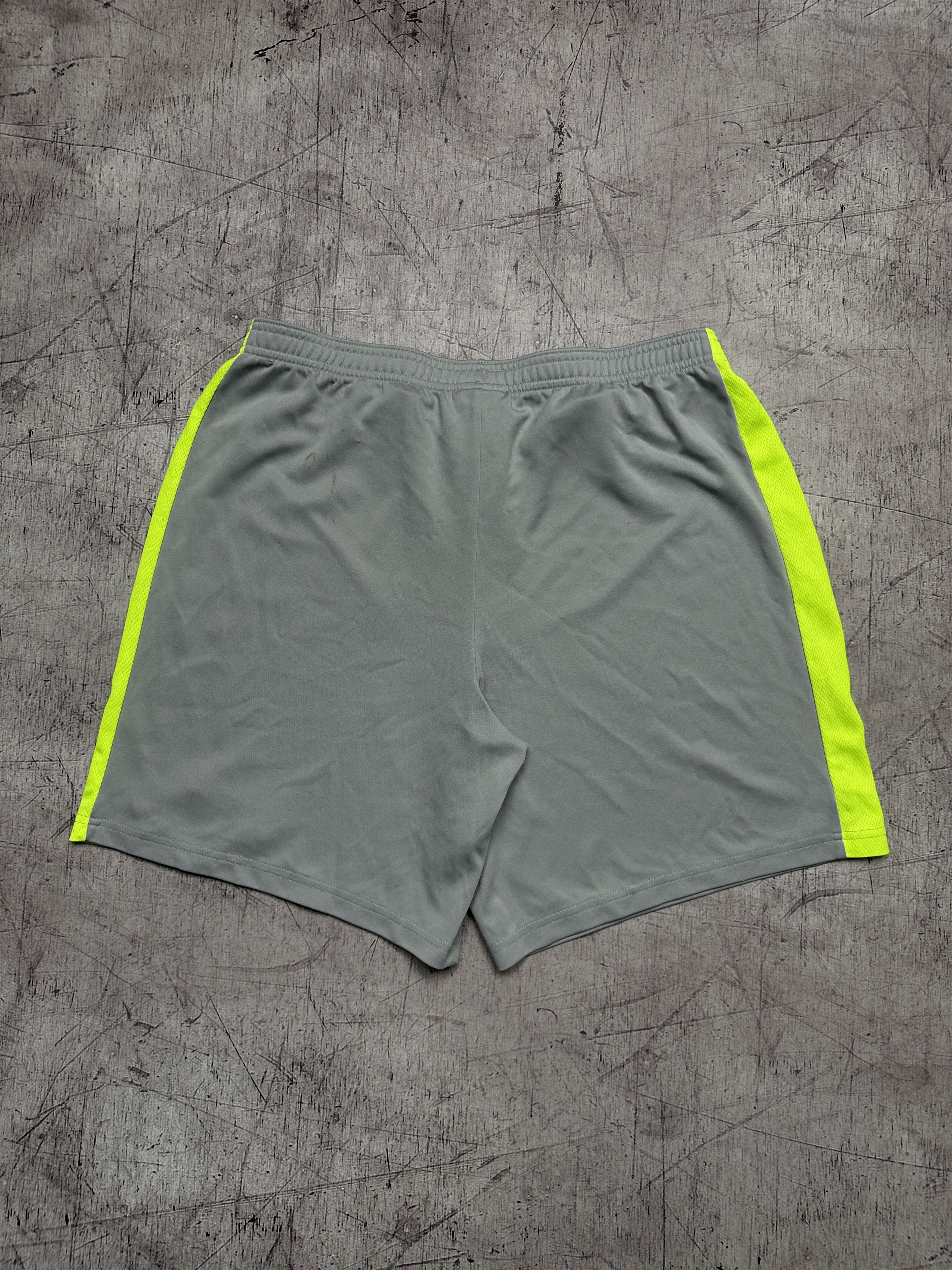 Nike Nike Dri Fit Mens Shorts Size US 34 / EU 50 - 8 Thumbnail