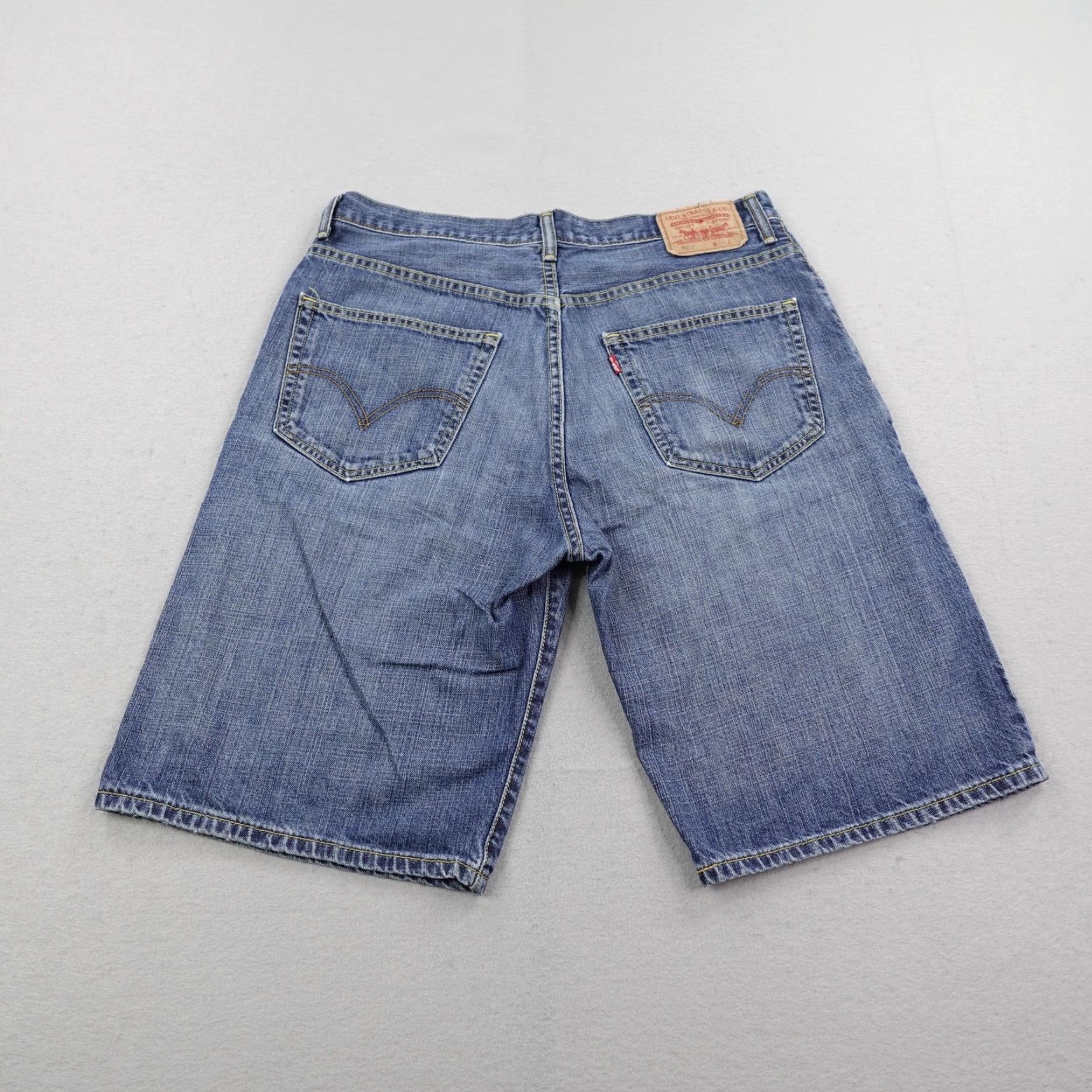 Levi's Levi's Shorts Men 34 Blue Denim 569 Loose Straight Fit Jorts Baggy Faded Casual Denim Size US 34 / EU 50 - 3 Thumbnail