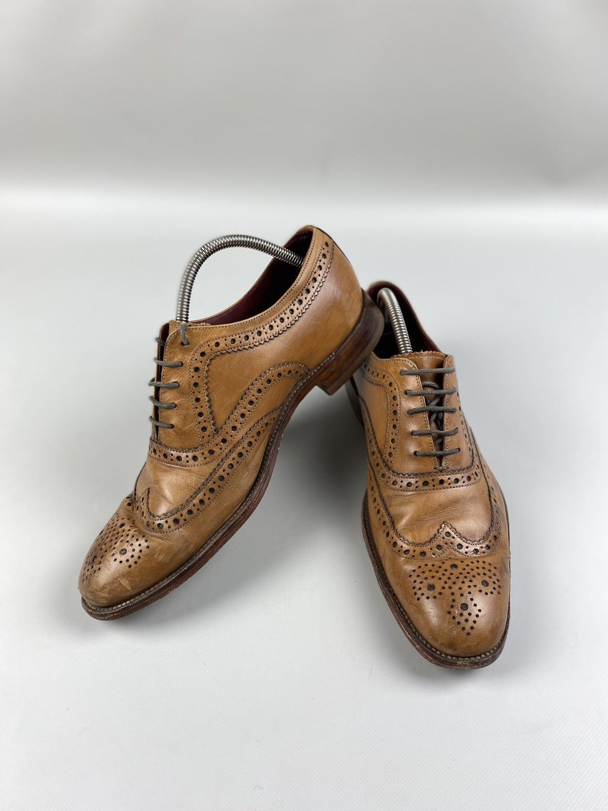 Loake Loake men’s leather formal brogues shoes Size US 9.5 / EU 42-43 - 9 Thumbnail