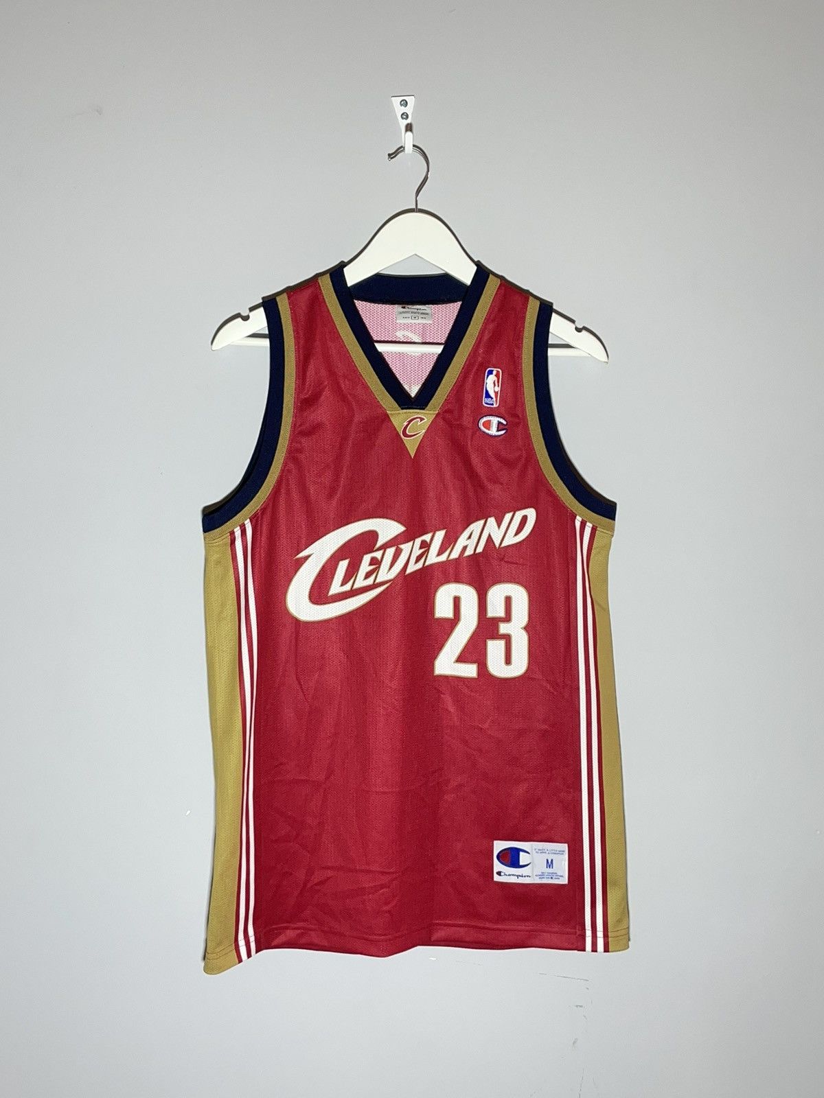 Champion × NBA × Vintage #23 James Cleveland Cavaliers Champion Vintage NBA Jersey Size US M / EU 48-50 / 2 - 2 Thumbnail