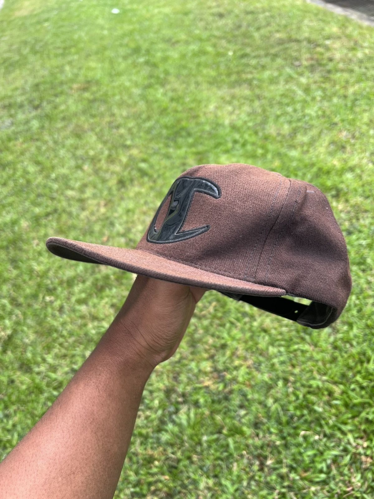 Champion × Vintage VINTAGE CHAMPION X SUPREME FADED BROWN Size ONE SIZE - 2 Thumbnail