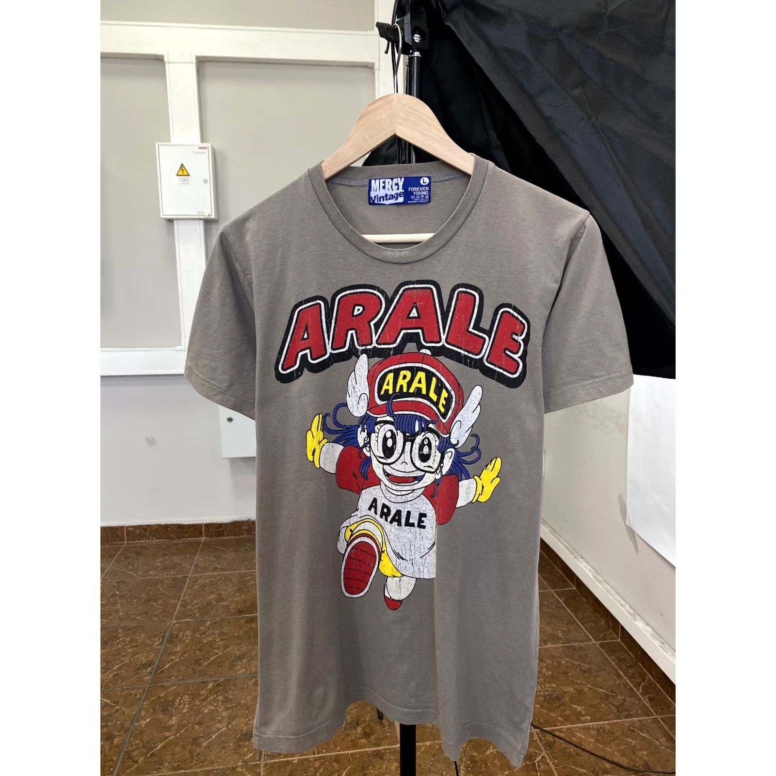 Vintage Y2K Arale Chan Mercy Vintage Design Graphic Anime T-Shirt Gray L Men XS? Size US L / EU 52-54 / 3 - 2 Thumbnail