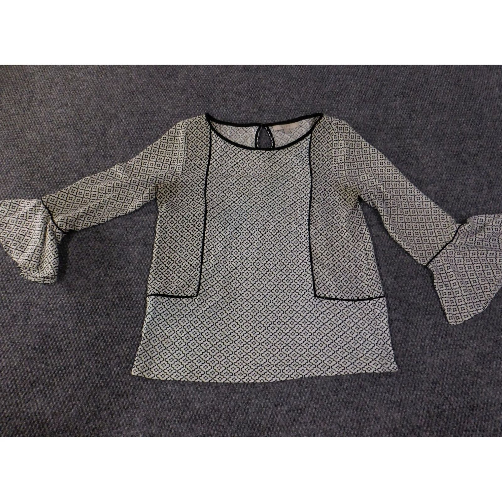 Loft LOFT Blouse Womens S White Geometric Bell Sleeve Round Neck Pullover Knit Rayon Sheer Lightweight Casual Regular Basic Short Sleeve? Size S / US 4 / IT 40 - 4 Thumbnail
