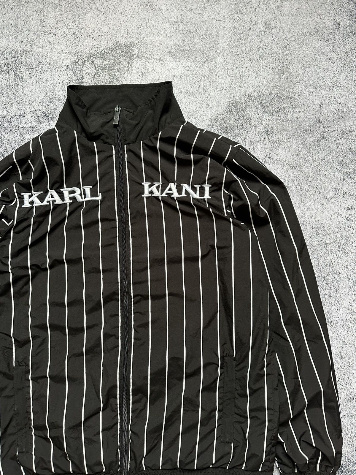 Karl Kani Vintage Karl Kani Zip Jacket Big Logo White Size US M / EU 48-50 / 2 - 3 Thumbnail