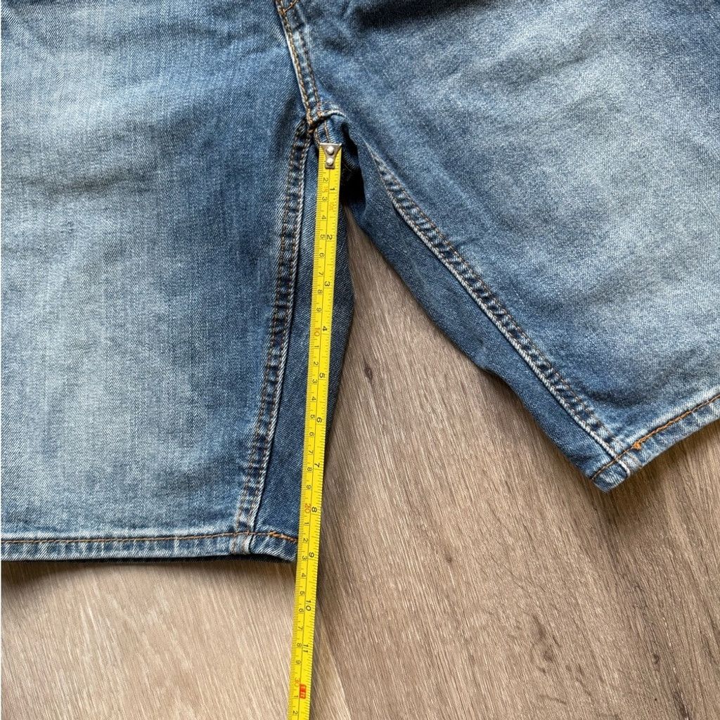 Levi's Levi's Blue Jean Shorts with Classic Denim Style Size 30" / US 8 / IT 44 - 9 Thumbnail