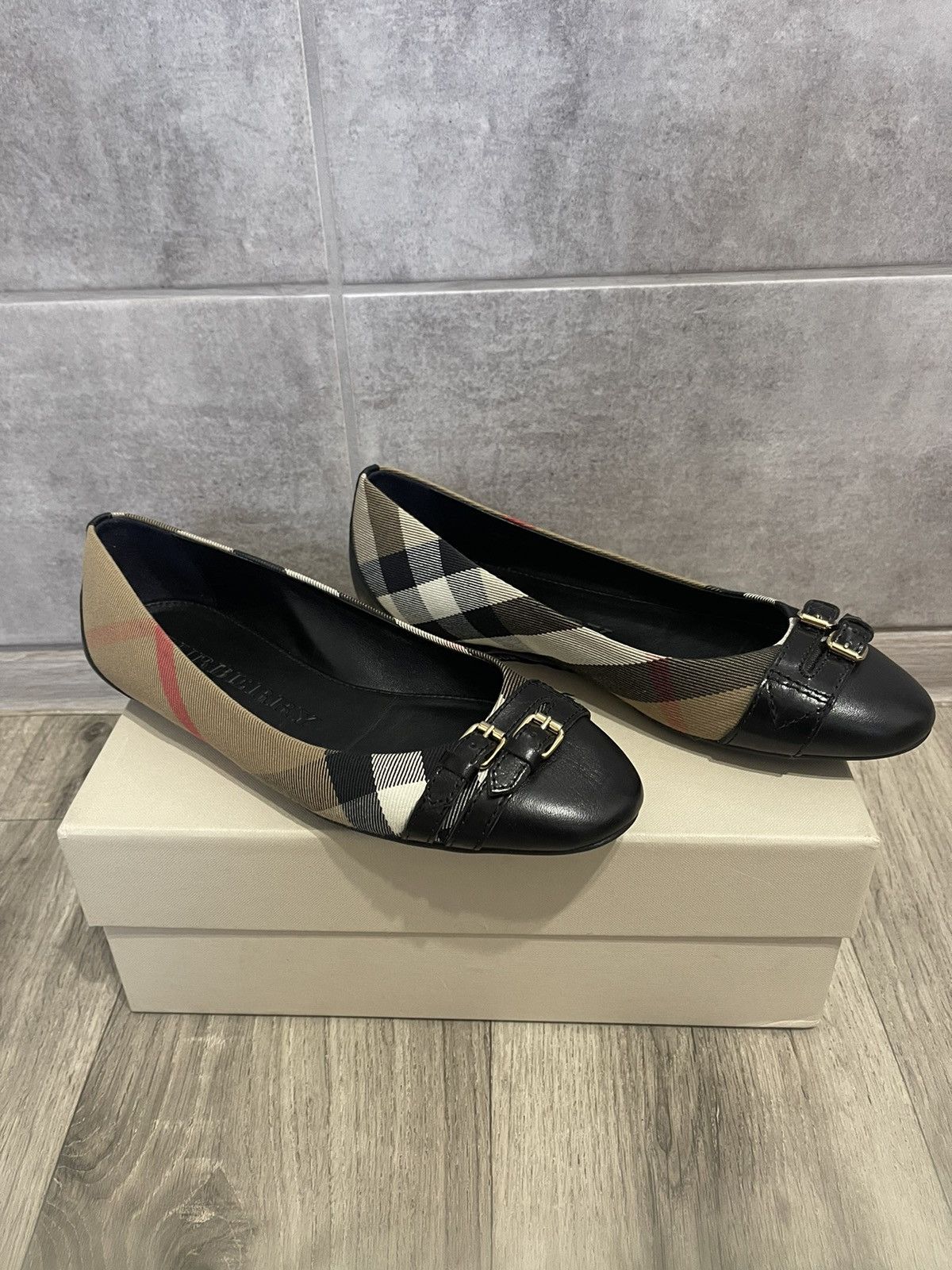 Burberry avonwick outlet flats