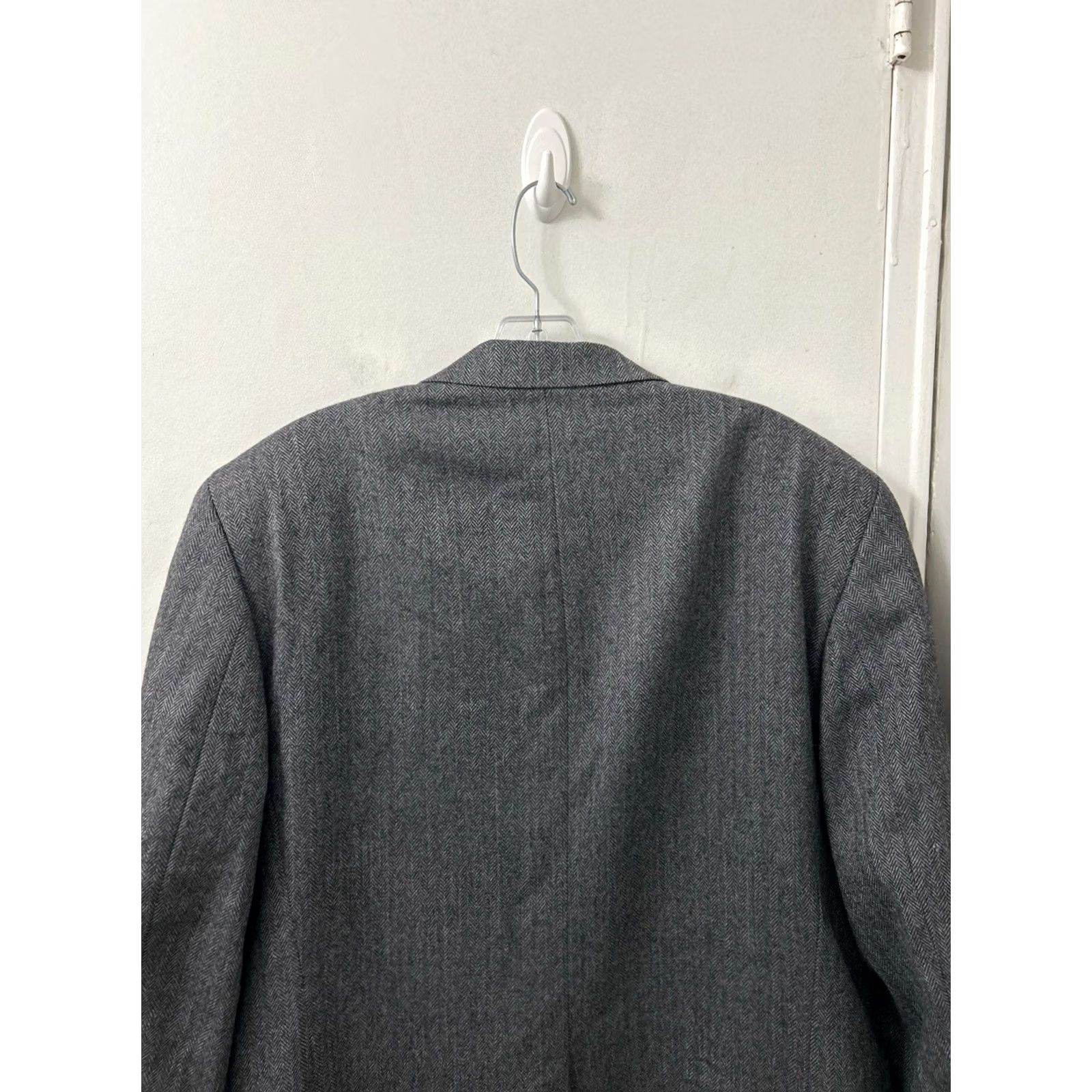 Vintage Savile Row Mens Blazer 44R Gray Herringbone 100% Lambswool Sport Coat Two-Button Chest Welt Pocket Notch Lapel Regular Fit Vintage: No Mens Size 44R - 7 Thumbnail