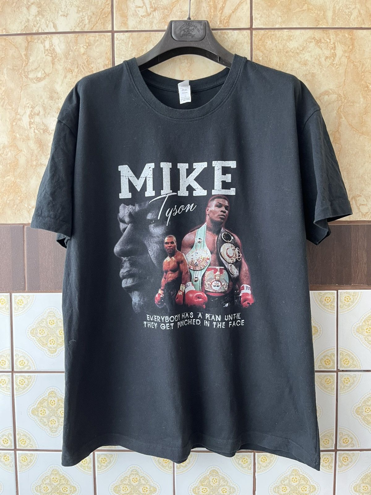 Vintage Vintage Mike Tyson tee shirt Size US L / EU 52-54 / 3 - 1 Thumbnail