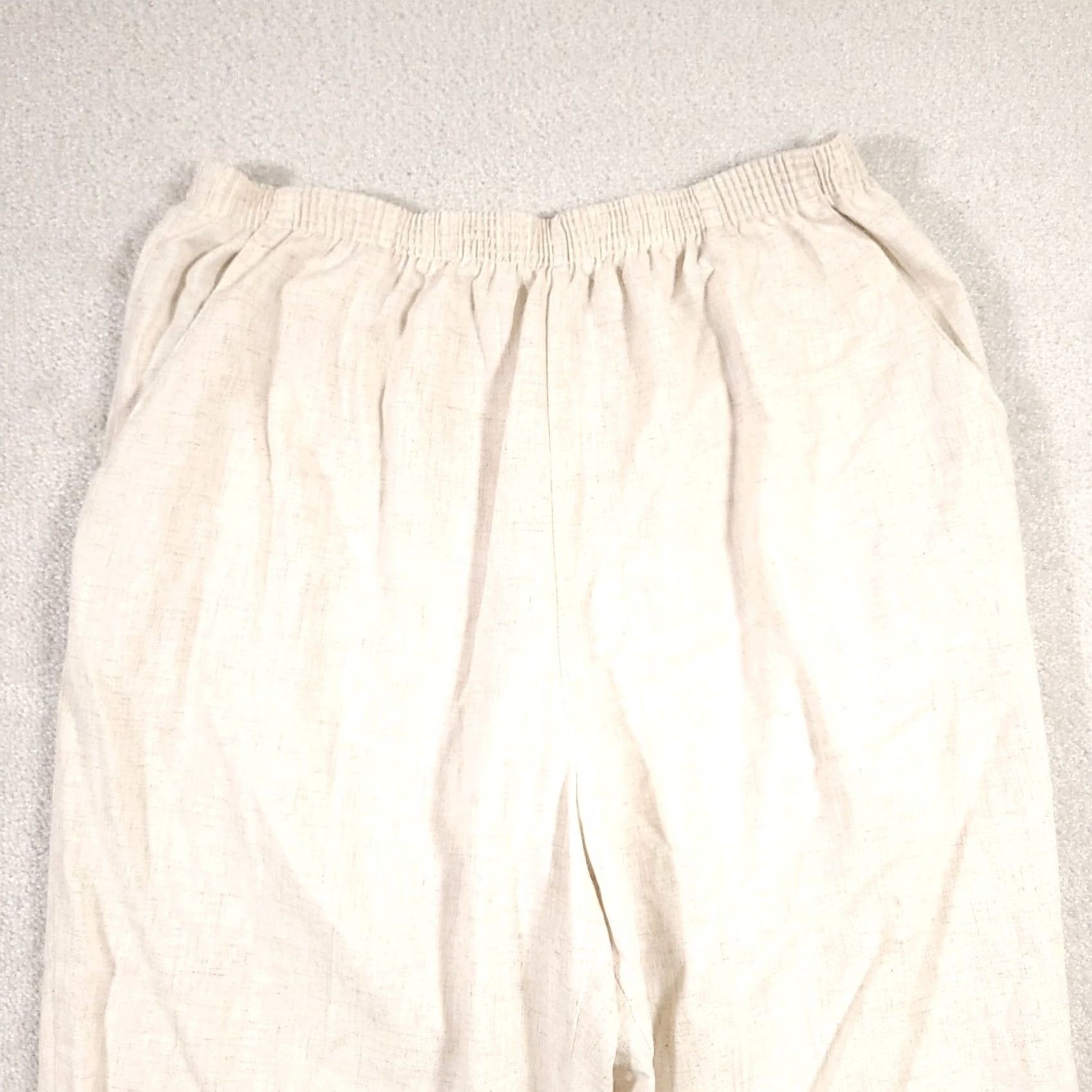 Vintage VINTAGE Briggs Pull On Pants Women's 22W Beige Cropped Capri Made in USA | Pants | 22W | Beige | Capri | 90s | Women | Plus Size Size 40" / US 18 - 3 Thumbnail