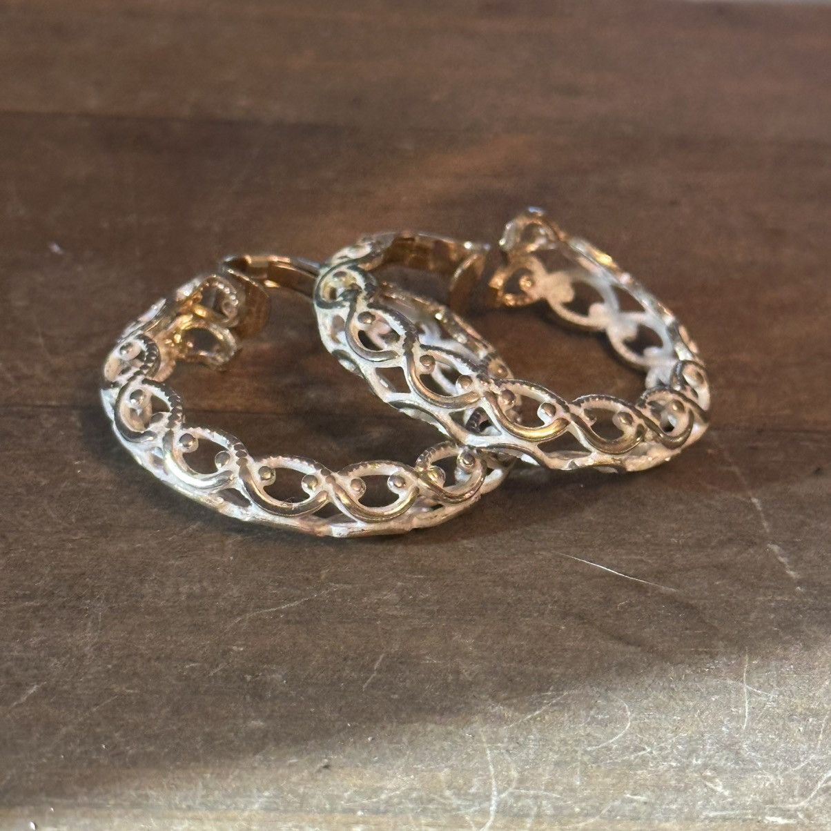 Other × Vintage Vintage L.H. Segal California gold and white hoop earrings Size ONE SIZE - 4 Thumbnail