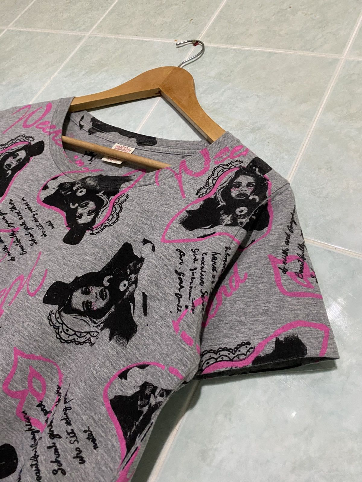 Japanese Brand RNA INC JAPAN SEXY MODEL OVERPRINT JAPAN TSHIRT Size US M / EU 48-50 / 2 - 3 Thumbnail