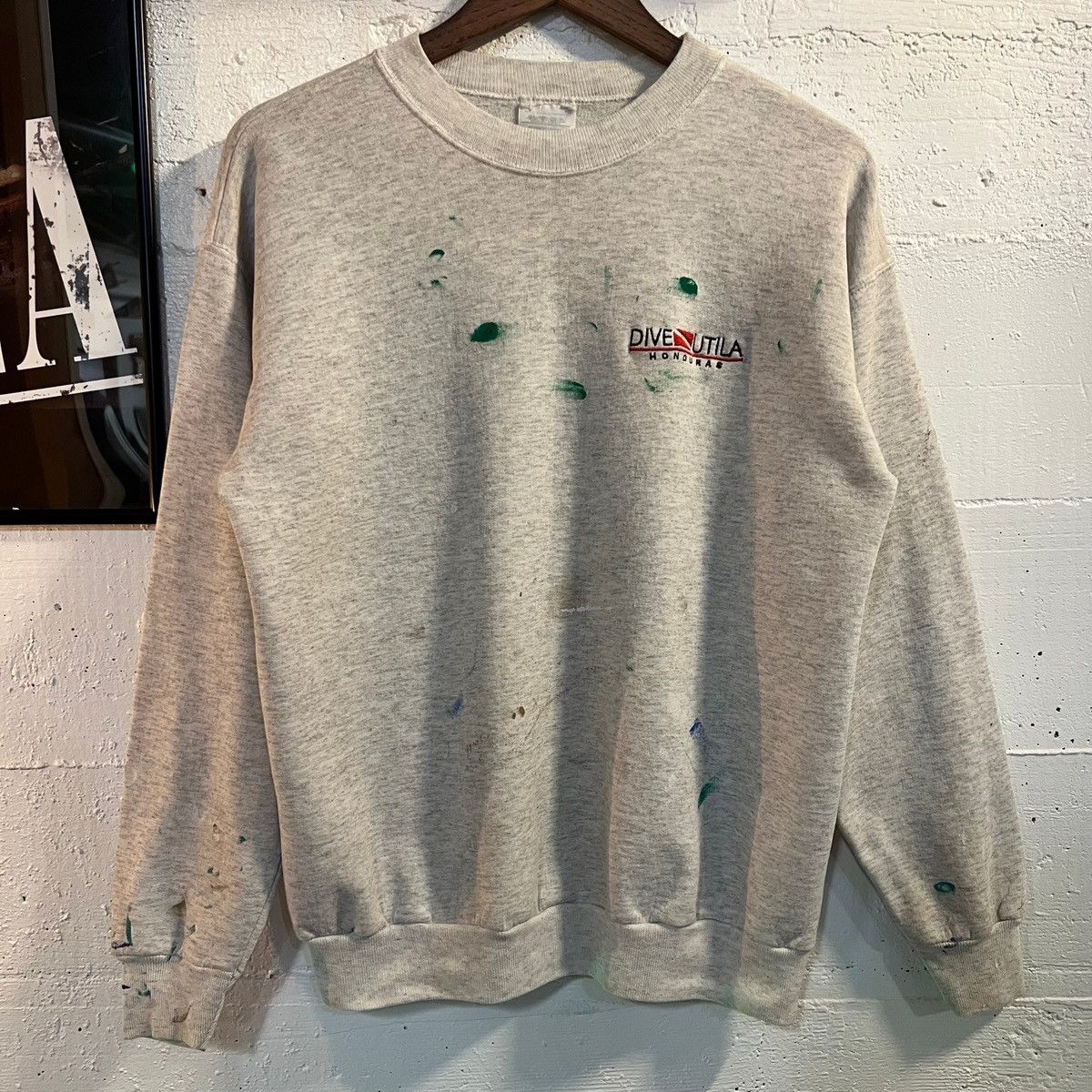Vintage Vintage Distressed Embroidered Dive Utila Honduras Crewneck Size US S / EU 44-46 / 1 - 1 Thumbnail