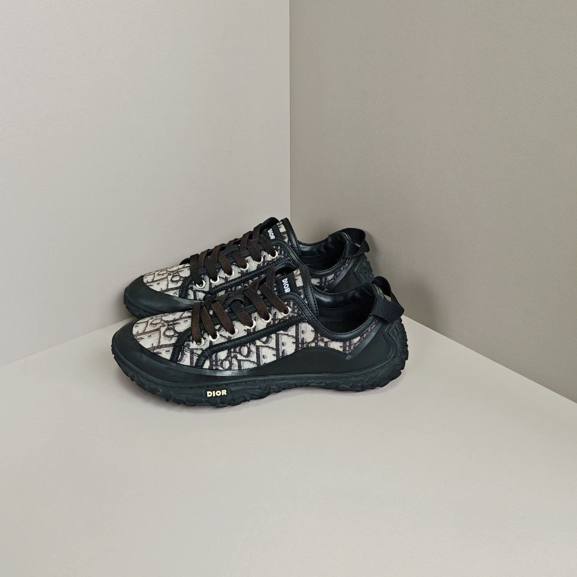 Dior Dior Casual Lowtop Sneakers us_9 Women Size US 9 / IT 39 - 1 Thumbnail