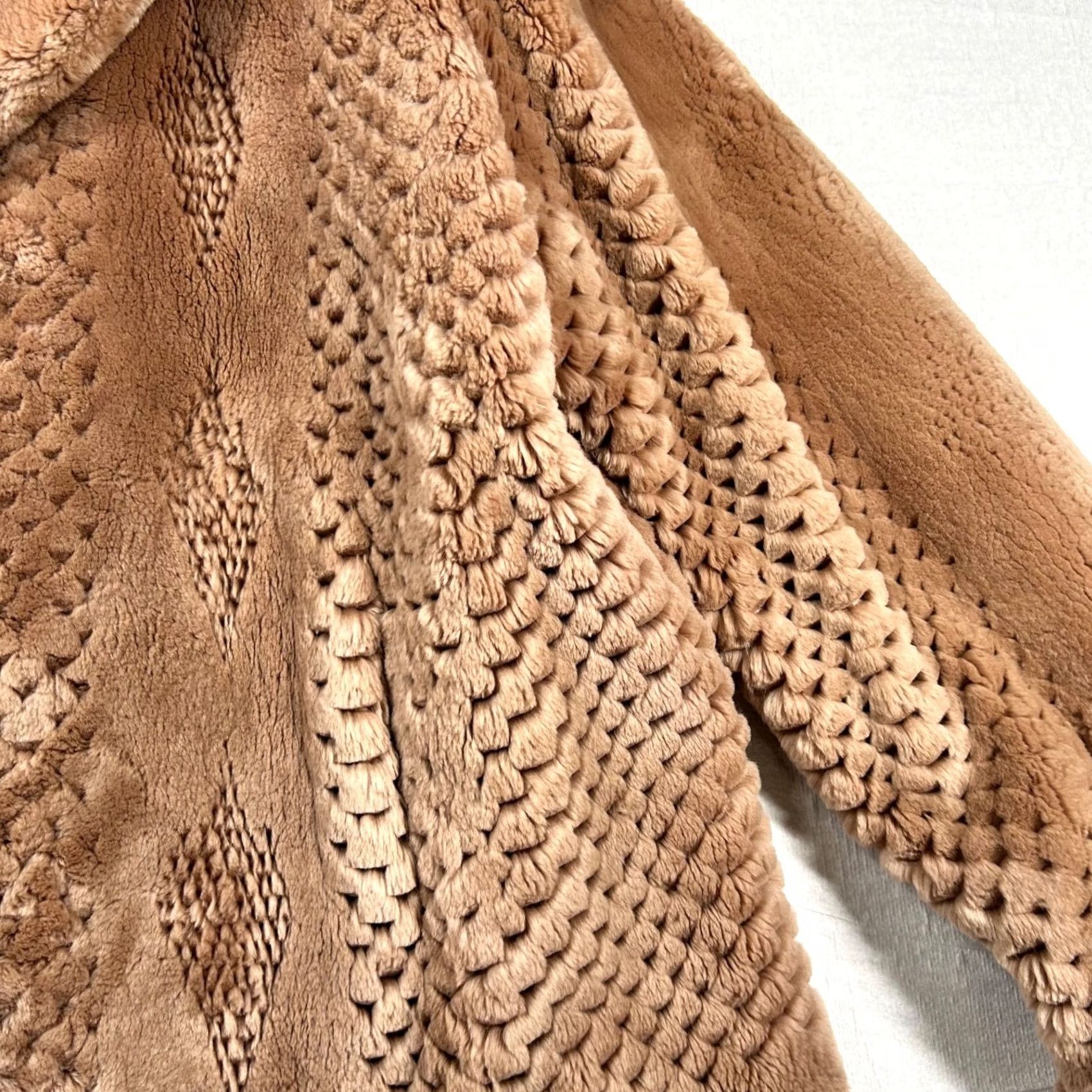 Vintage VINTAGE Torras Jacket Women S/M Mouton Sheared Lambskin Embossed Spain 90s Luxury Brown Fur Lambskin Art Deco Mens Girls Womens Size S / US 4 / IT 40 - 7 Thumbnail
