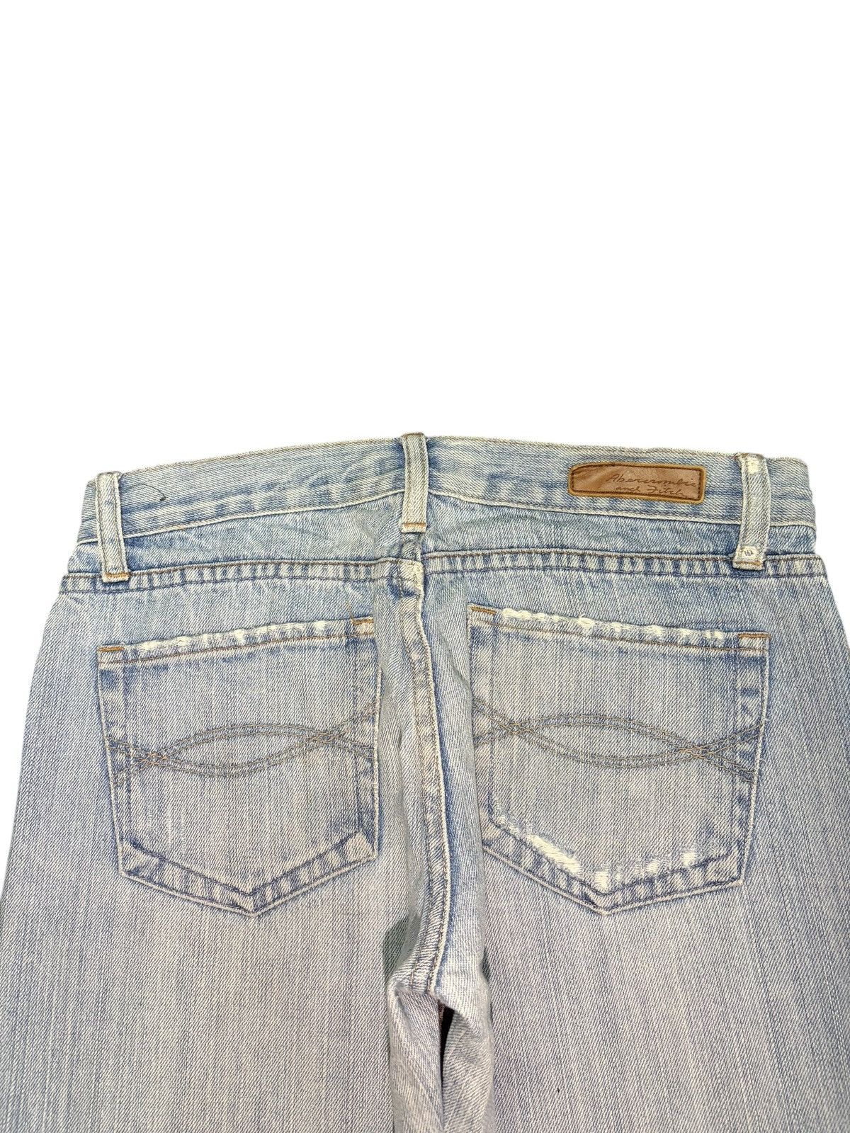Abercrombie & Fitch Vintage Abercrombie Distressed Low Rise Flare Jeans Size 28" / US 6 / IT 42 - 4 Thumbnail