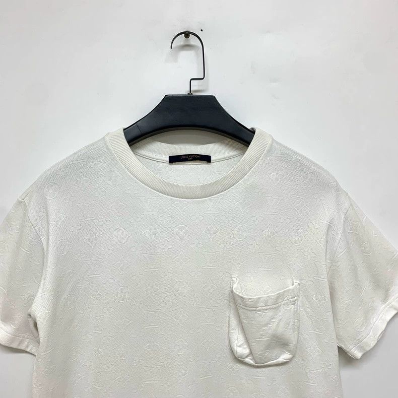 Louis Vuitton Louis Vuitton White full print short sleeve Size US M / EU 48-50 / 2 - 3 Thumbnail
