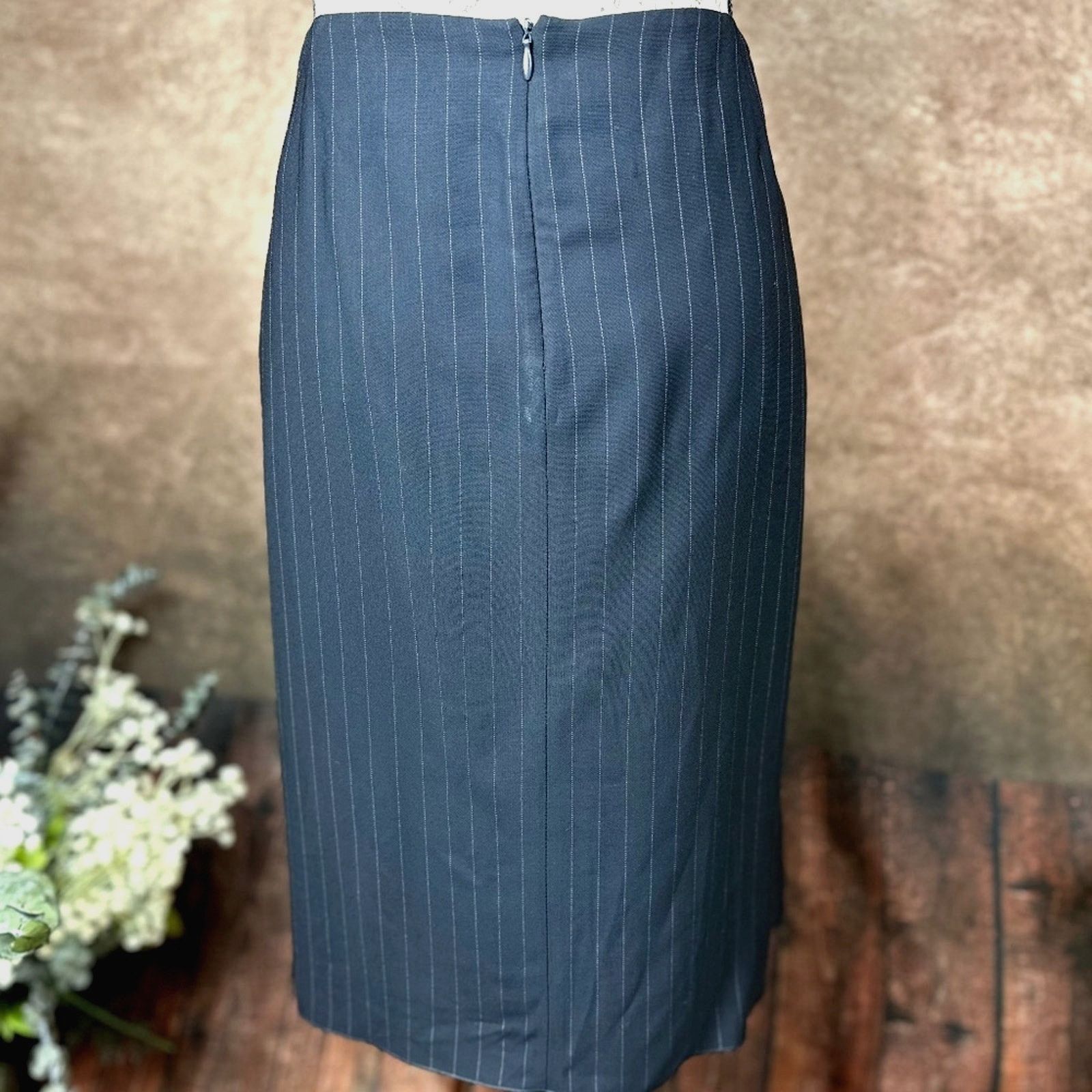 Armani Collezioni Armani Collezioni Bow Front Pin Stripe Skirt Midnight 10 Size L / US 10 / IT 46 - 9 Thumbnail