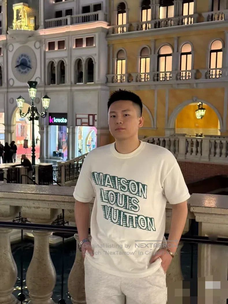 Louis Vuitton Louis Vuitton Sliding logo knitted half-sleeve T-shirt Size US L / EU 52-54 / 3 - 1 Thumbnail