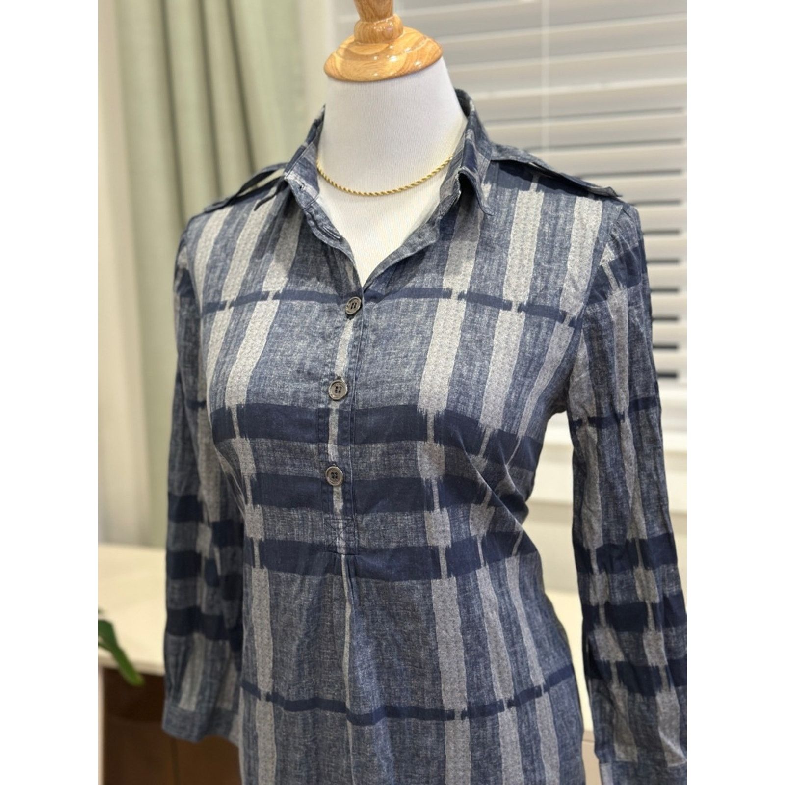 Burberry Burberry Blue Plaid Button-Up Tunic Shirt Size S / US 4 / IT 40 - 2 Thumbnail