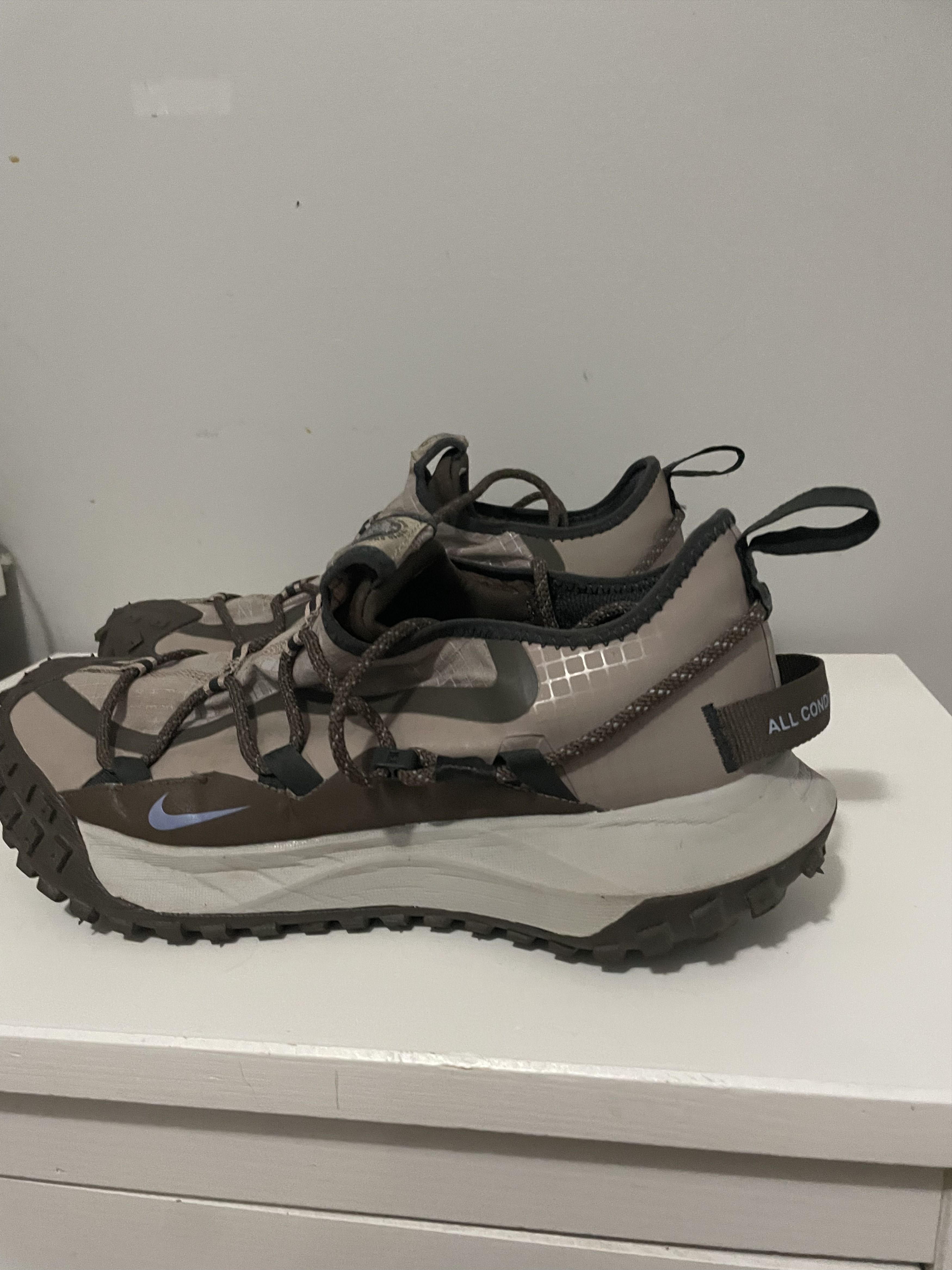 Nike ACG Nike ACG Mens Mountain Fly Low SE Shoes Size US 10 / EU 43 - 4 Thumbnail