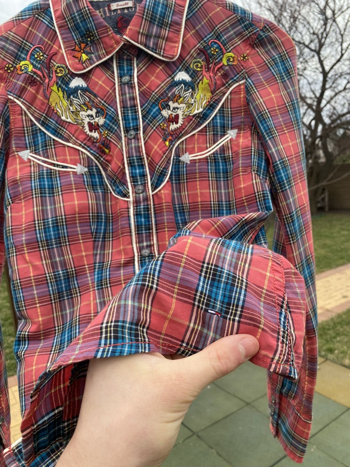 Tommy Hilfiger × Vintage Vintage Tommy Hilfiger Denim Dragon Western Shirt Y2K 2000s Size S / US 4 / IT 40 - 9 Thumbnail