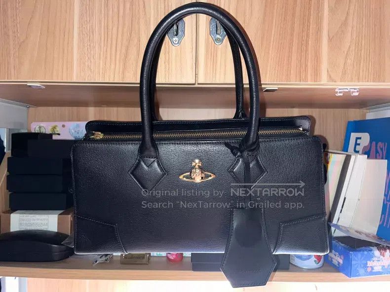 Vivienne Westwood Vivienne Westwood size os Vintage Black and Gold Saturn Han Size ONE SIZE - 1 Thumbnail