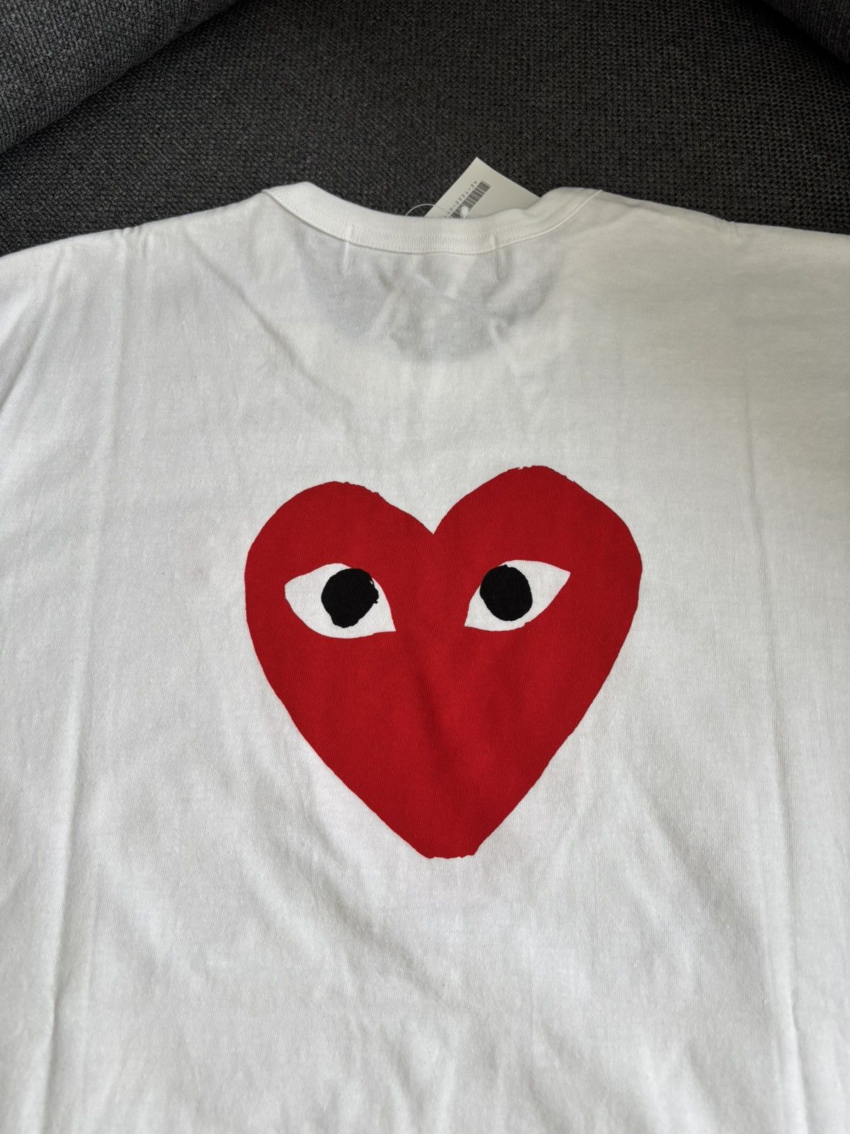 Comme des Garcons PLAY Comme Des Garcons Play Red Emblem T-Shirt Size US XL / EU 56 / 4 - 6 Thumbnail