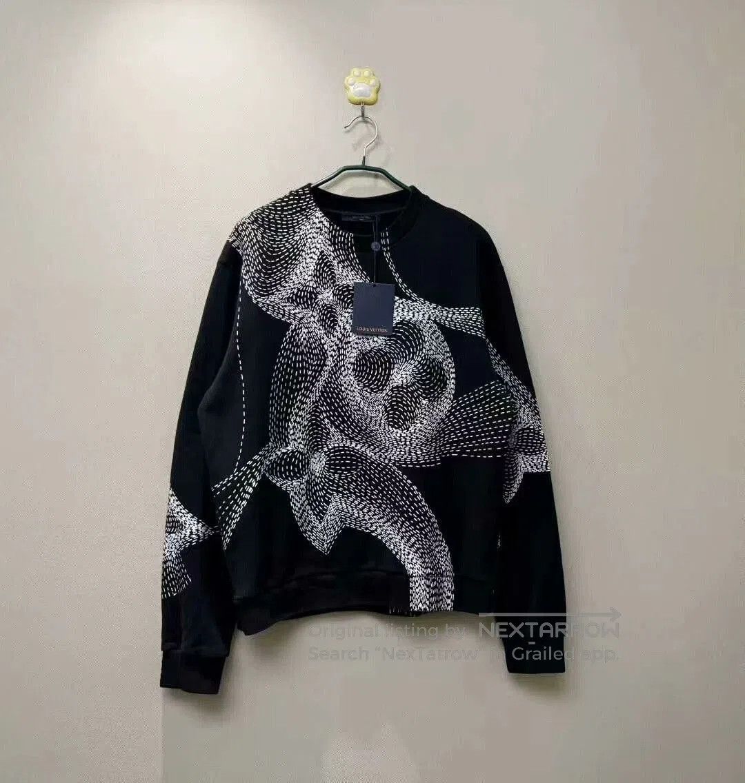 Louis Vuitton louis vuitton black floral logo sweatshirt XL. Size US XL / EU 56 / 4 - 1 Thumbnail