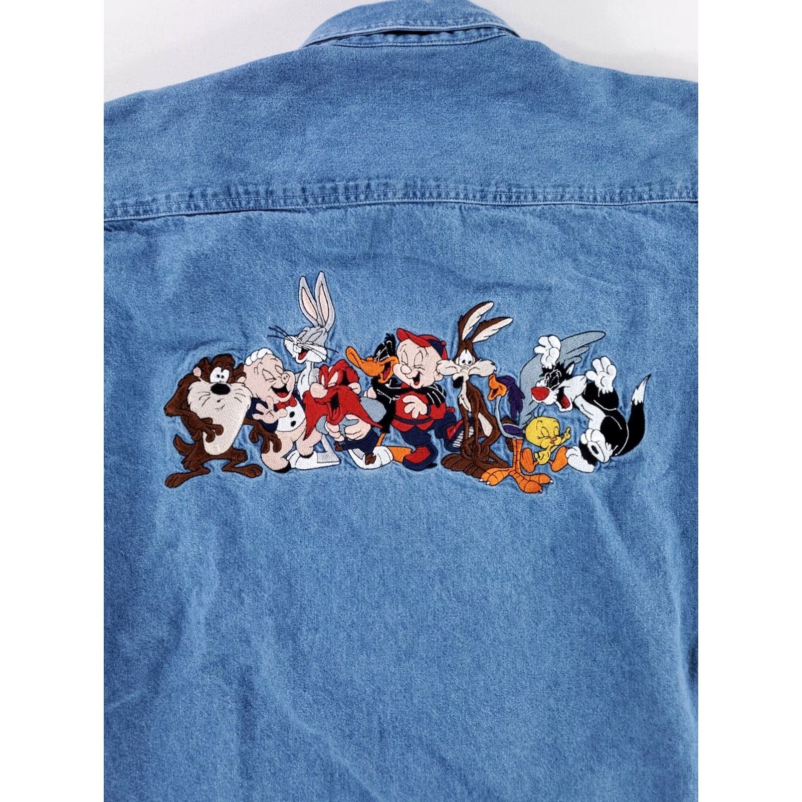Vintage VINTAGE Warner Bros Looney Tunes Denim Button-Up Shirt Embroidered Mens L Blue 90s Size US L / EU 52-54 / 3 - 4 Thumbnail
