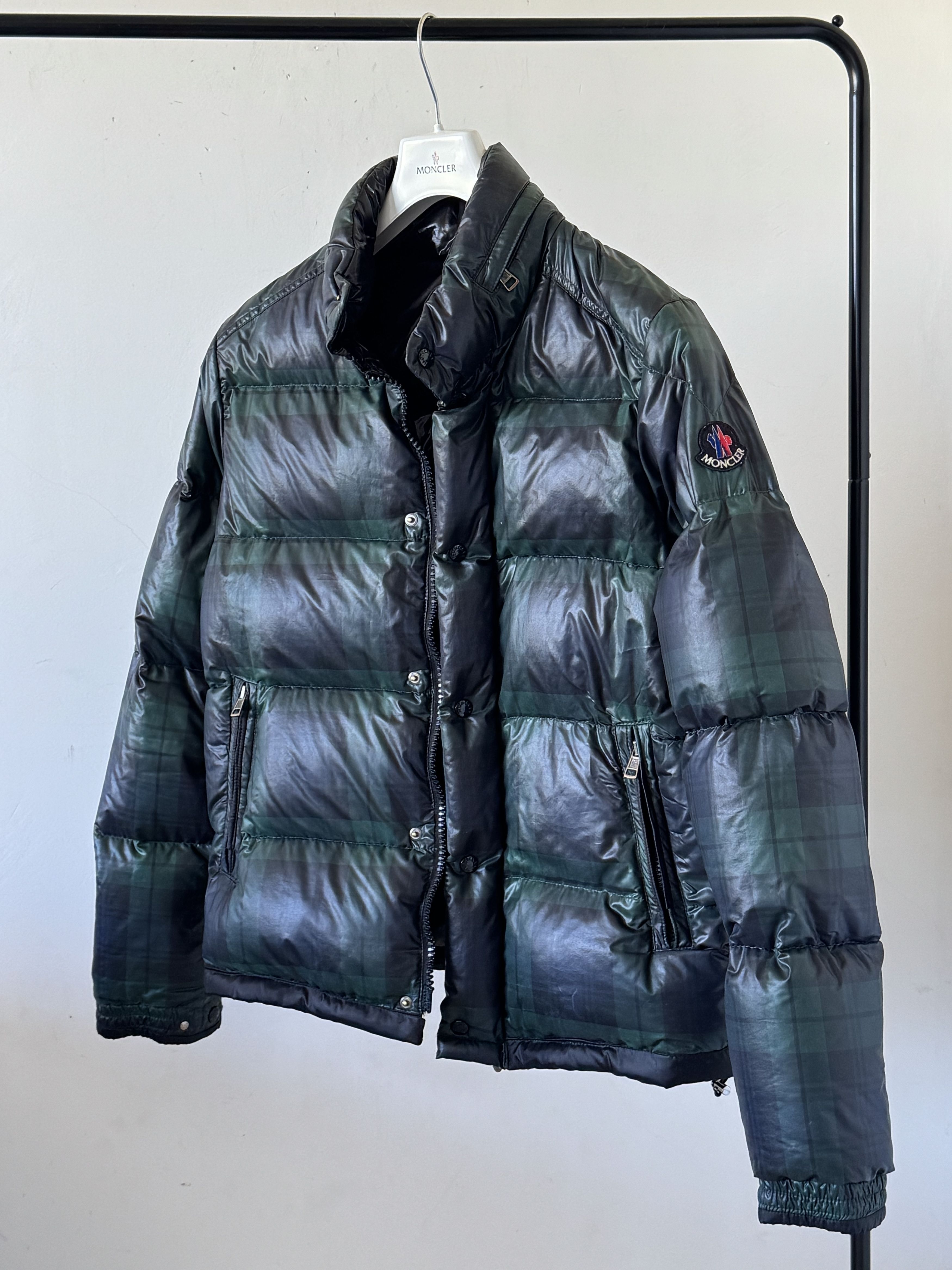 Moncler Moncler Combloux puffer jacket Size US XL / EU 56 / 4 - 1 Thumbnail