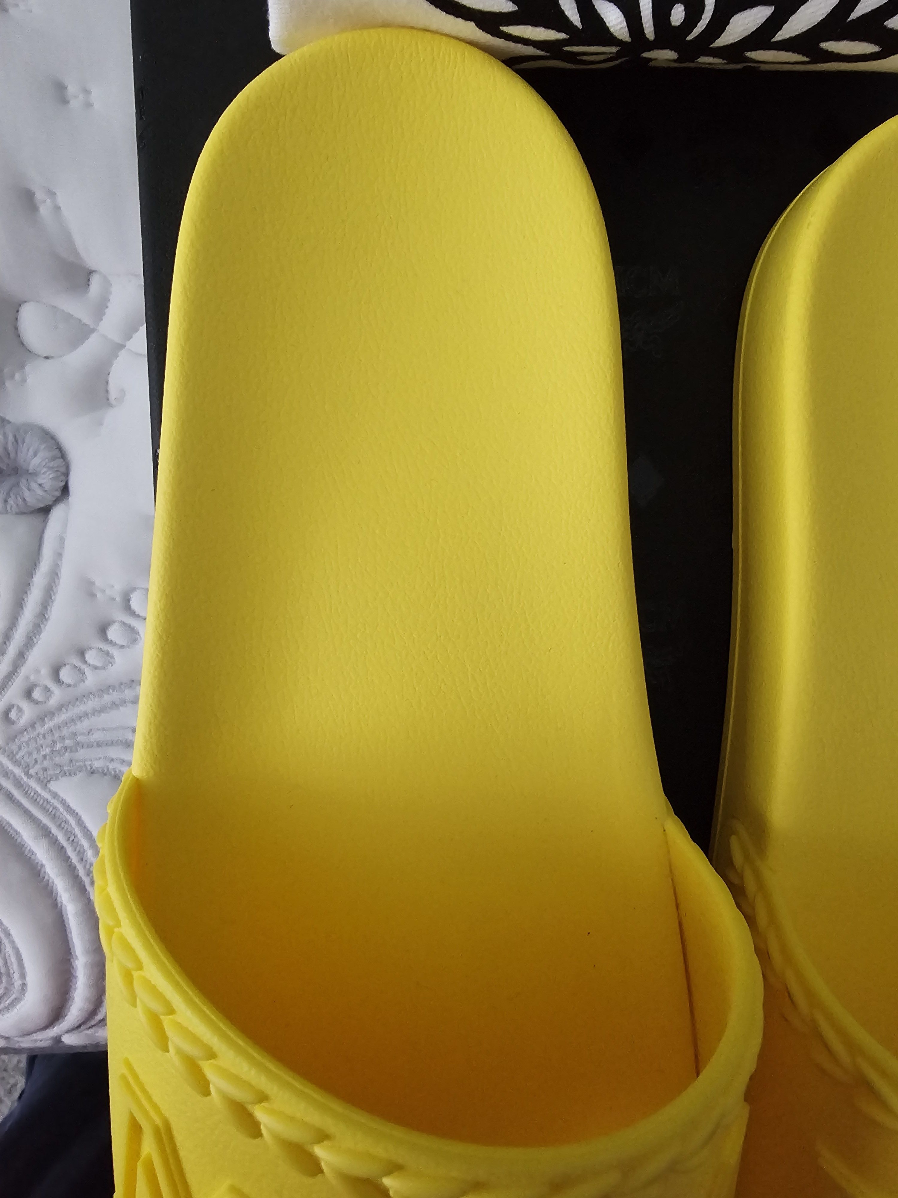 MCM MCM yellow slides Size US 7.5 / IT 37.5 - 6 Thumbnail