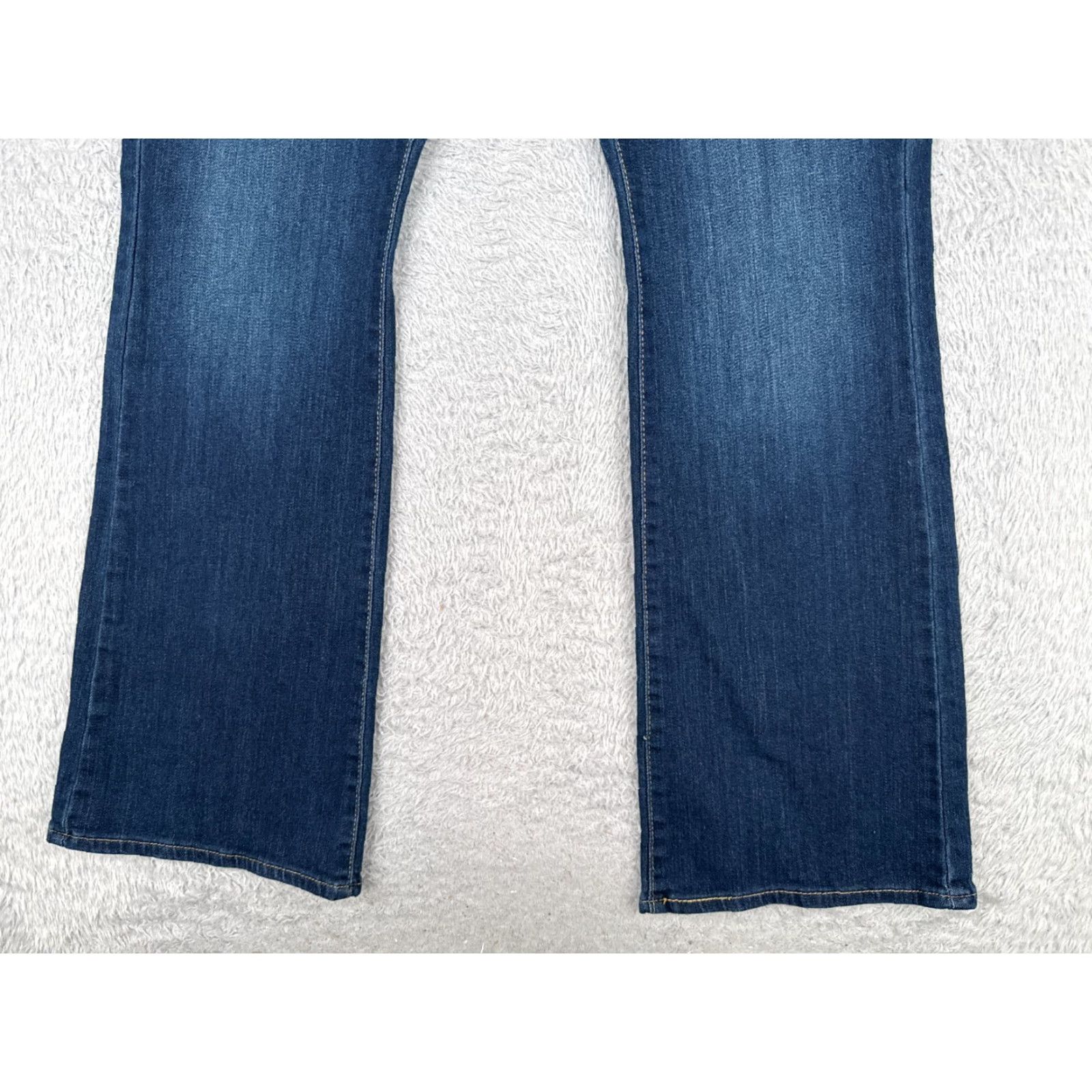 Levi's Levi's 500 Jeans Women Regular Bootcut Mid Rise 33x32 Denim Cotton Blue 16 Comfortable Pockets Distressed Solid Vintage No N/A Size 38" / US 16 / IT 52 - 2 Thumbnail