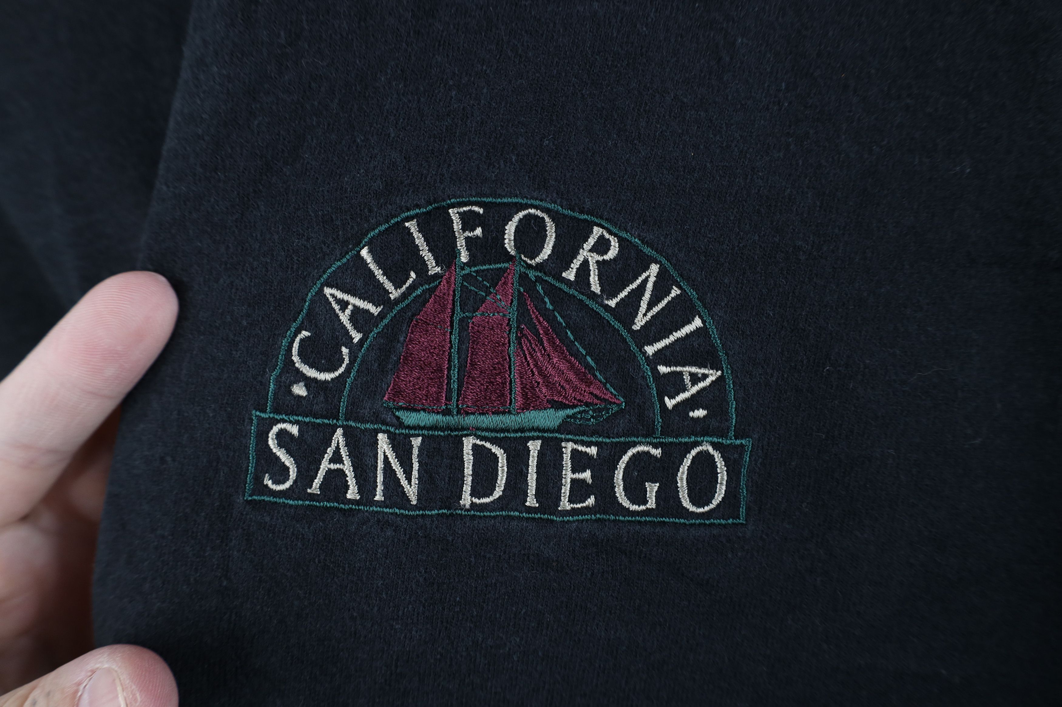 Vintage Vintage 90s Streetwear San Diego California T-Shirt USA Size US XL / EU 56 / 4 - 4 Thumbnail