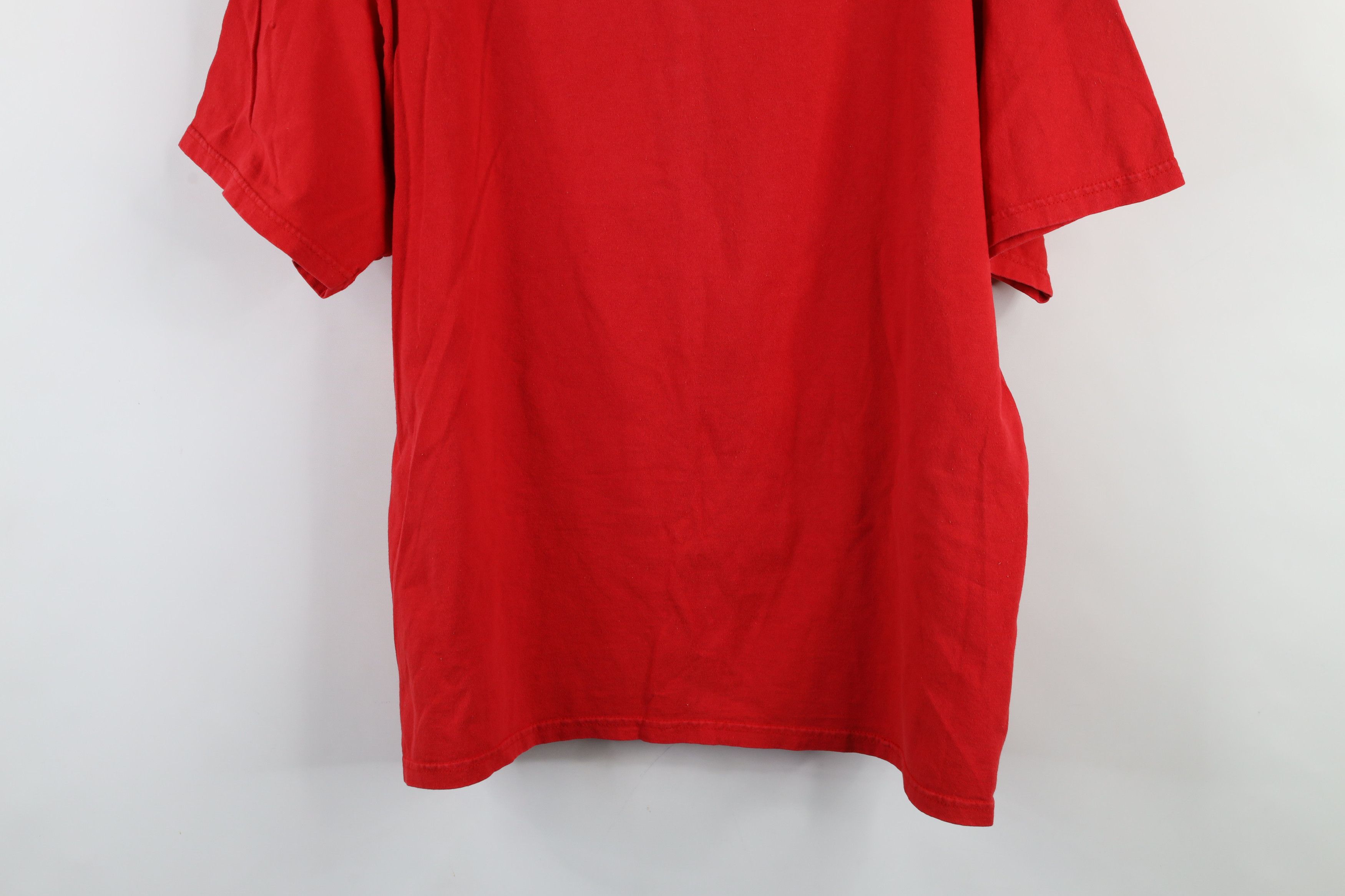 Vintage Vintage Y2K 2005 Dark Side of the Moon Floyd Band T-Shirt Size US XL / EU 56 / 4 - 13 Thumbnail