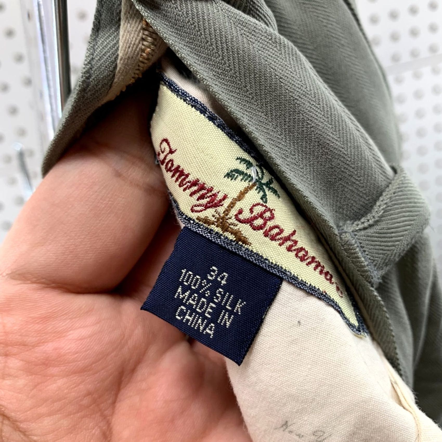 Tommy Bahama VINTAGE Tommy Bahama Silk Shorts Mens 34x8.5 Pleated Gray Preppy Casual Size US 34 / EU 50 - 3 Thumbnail