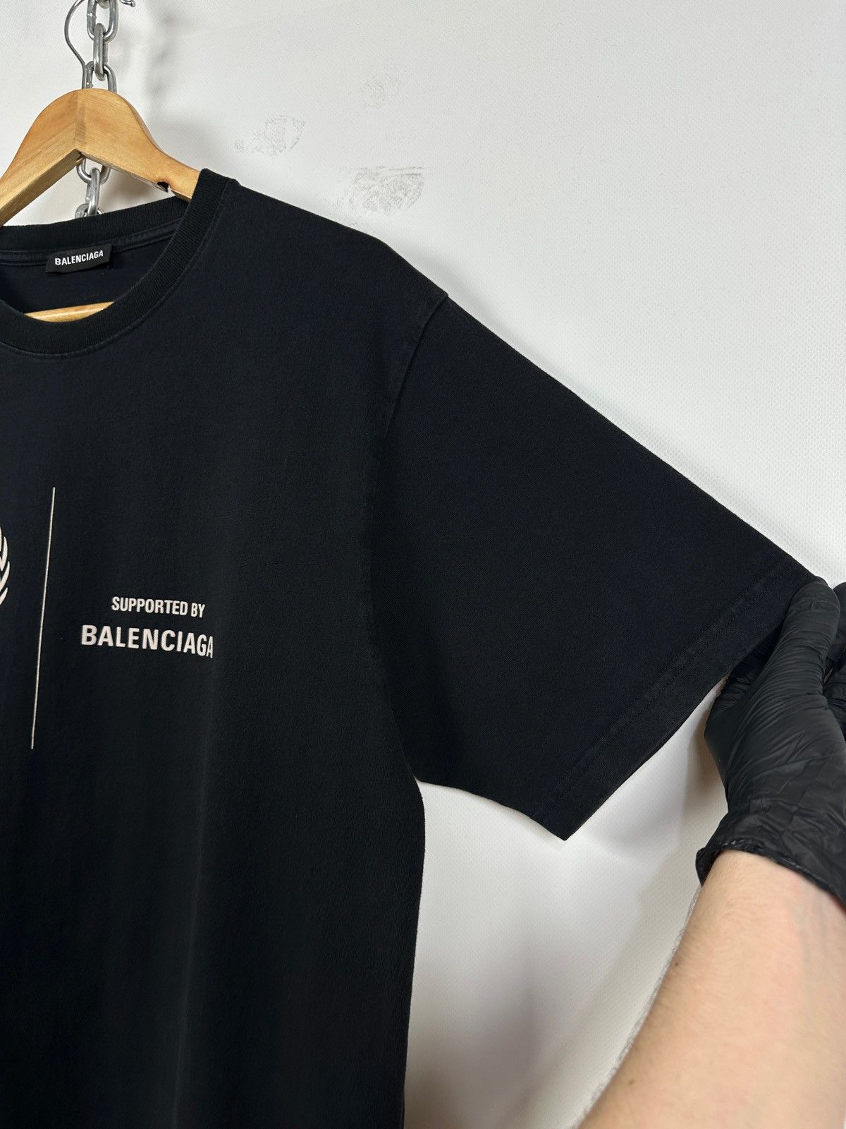 Balenciaga Balenciaga WFP World Wood Programme Supports Black T-Shirt Size US L / EU 52-54 / 3 - 17 Thumbnail