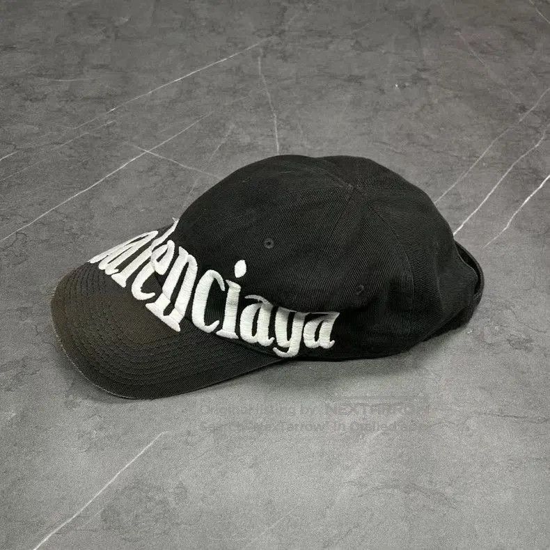 Balenciaga Balenciaga Distressed Logo Baseball Cap. Size ONE SIZE - 3 Thumbnail
