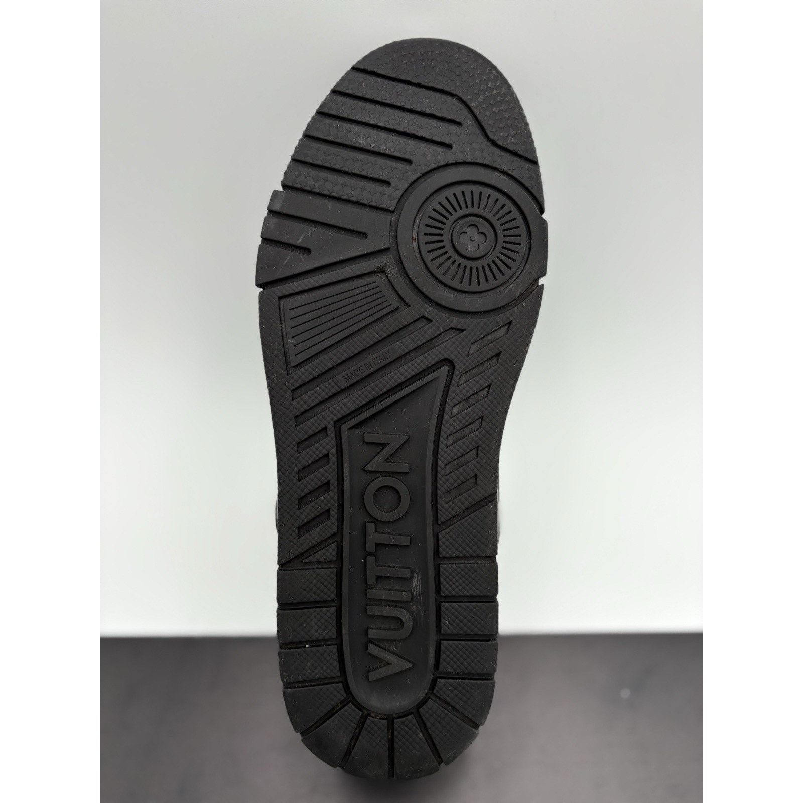 Louis Vuitton Louis Vuitton Trainer ' Patent Leather Black ' | GREAT COND Size US 7.5 / EU 40-41 - 7 Thumbnail