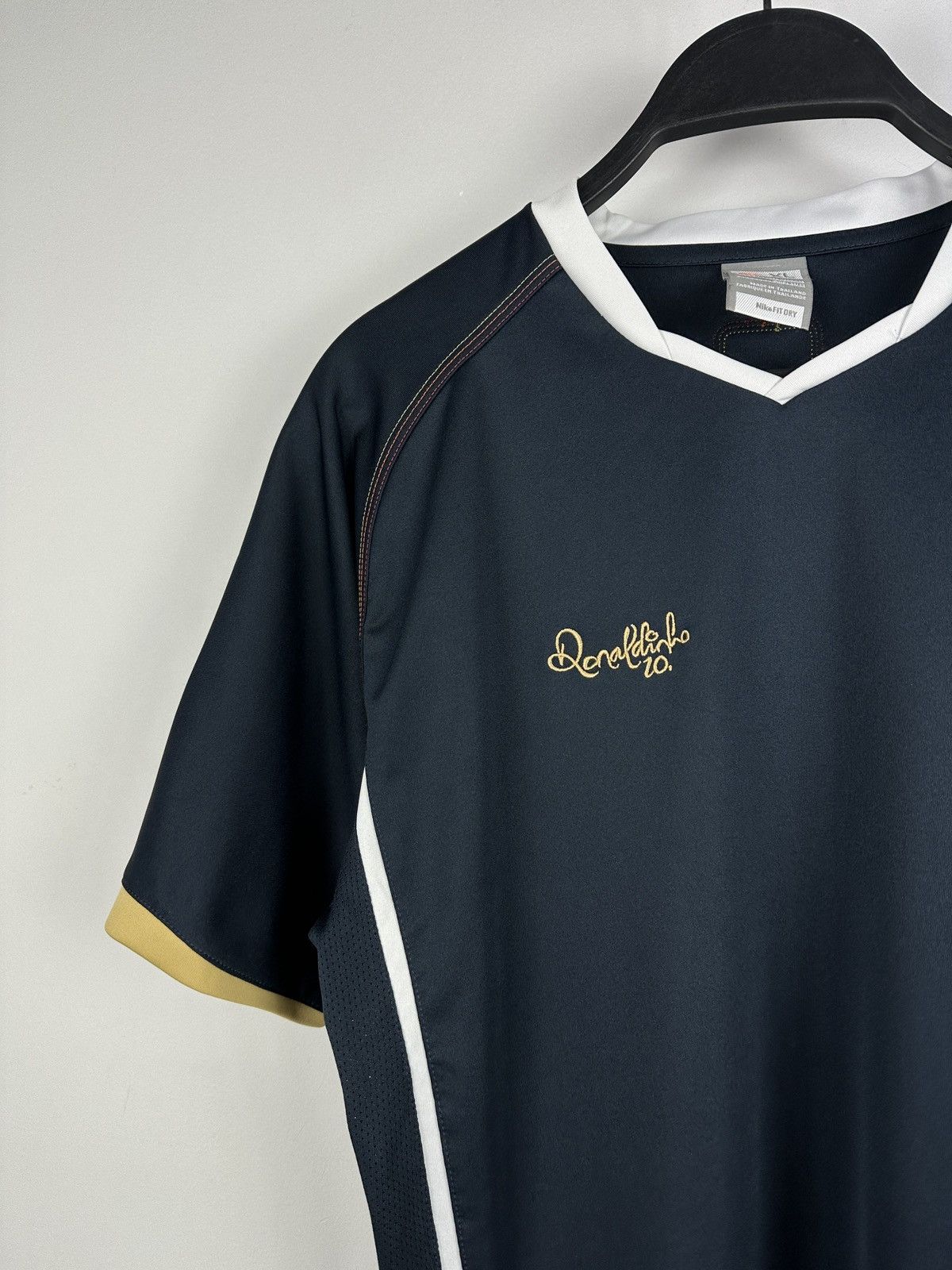 Nike × Vintage Vintage Nike Ronaldinho R10 Soccer Jersey Size US S / EU 44-46 / 1 - 2 Thumbnail