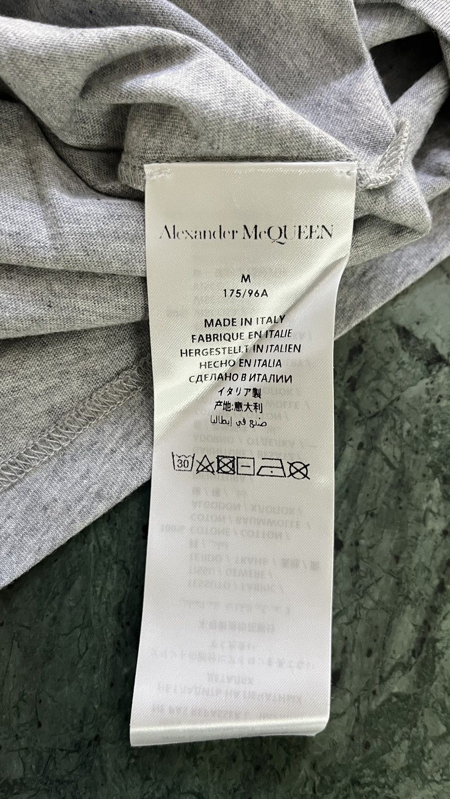 Alexander McQueen Alexander McQueen embroidered logo with dragon print tshirt Size US M / EU 48-50 / 2 - 8 Thumbnail
