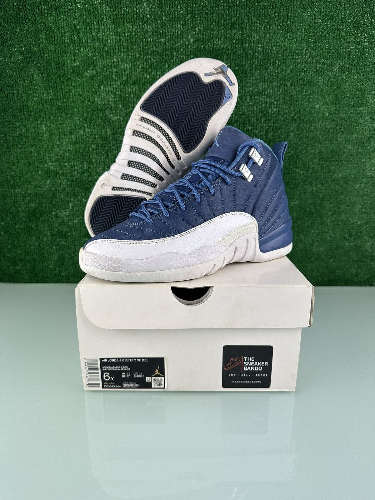 Jordan Brand Jordan 12 Retro Indigo 2020 (GS) Size 6Y Size US 6 / EU 39 - 1 Thumbnail
