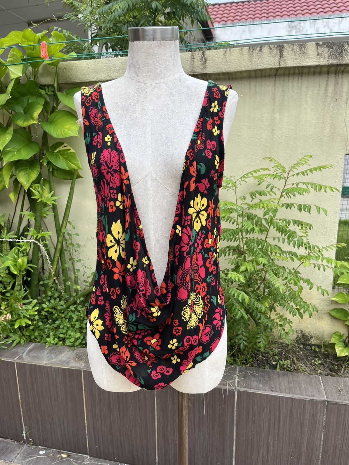 Limi Feu × Yohji Yamamoto Ss 06' Black floral printed tank