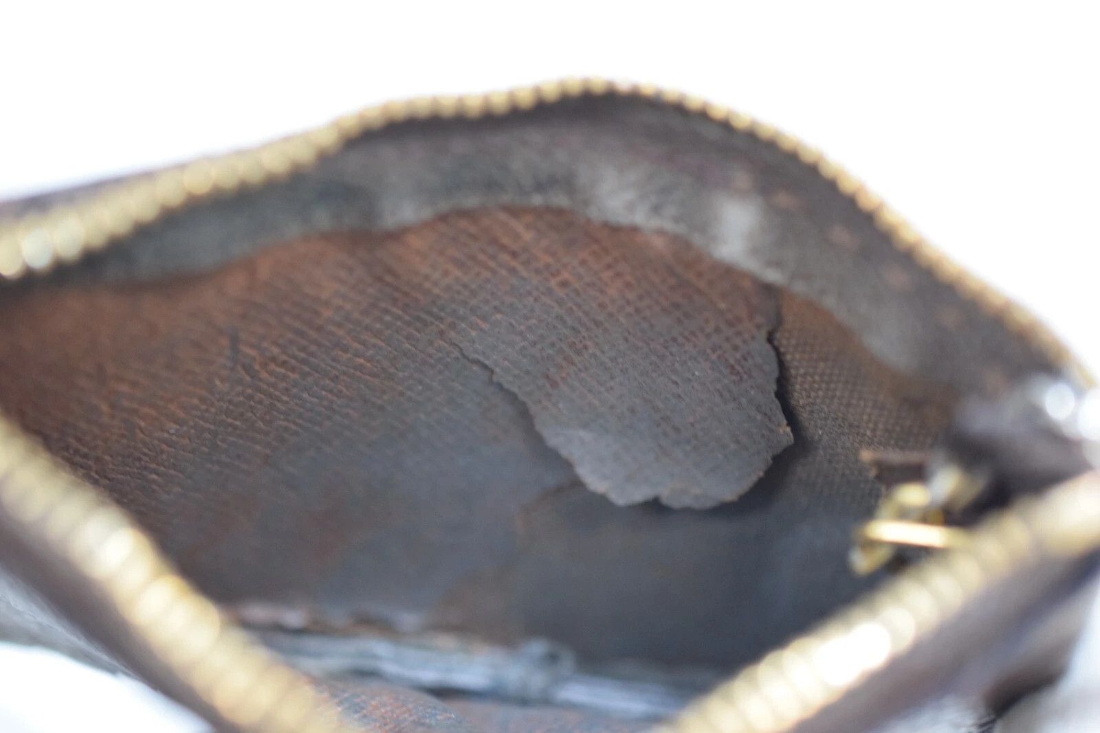 Louis Vuitton Louis Vuitton Pochette Cles Coin Purse Monogram M62650 Size ONE SIZE - 10 Thumbnail