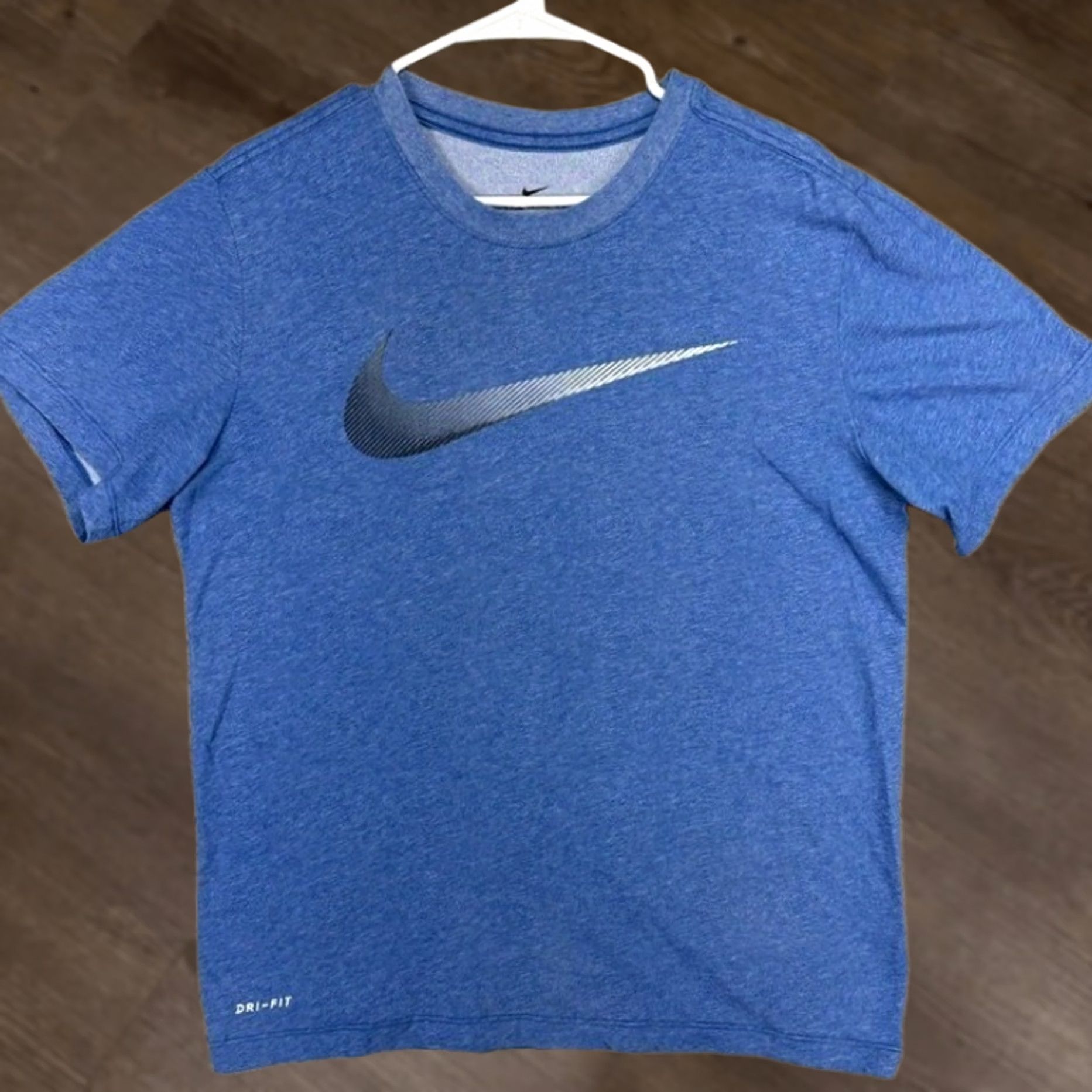 Nike Nike Dri-Fit Graphic Swoosh Tee Shirt Mens Medium Blue Athletic T-Shirt Size US M / EU 48-50 / 2 - 1 Thumbnail