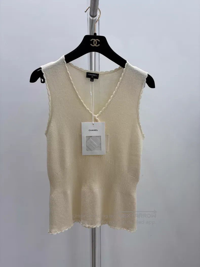 Chanel Chanel Letter logo embroidery V-neck vest Size XS / US 0-2 / IT 36-38 - 2 Thumbnail