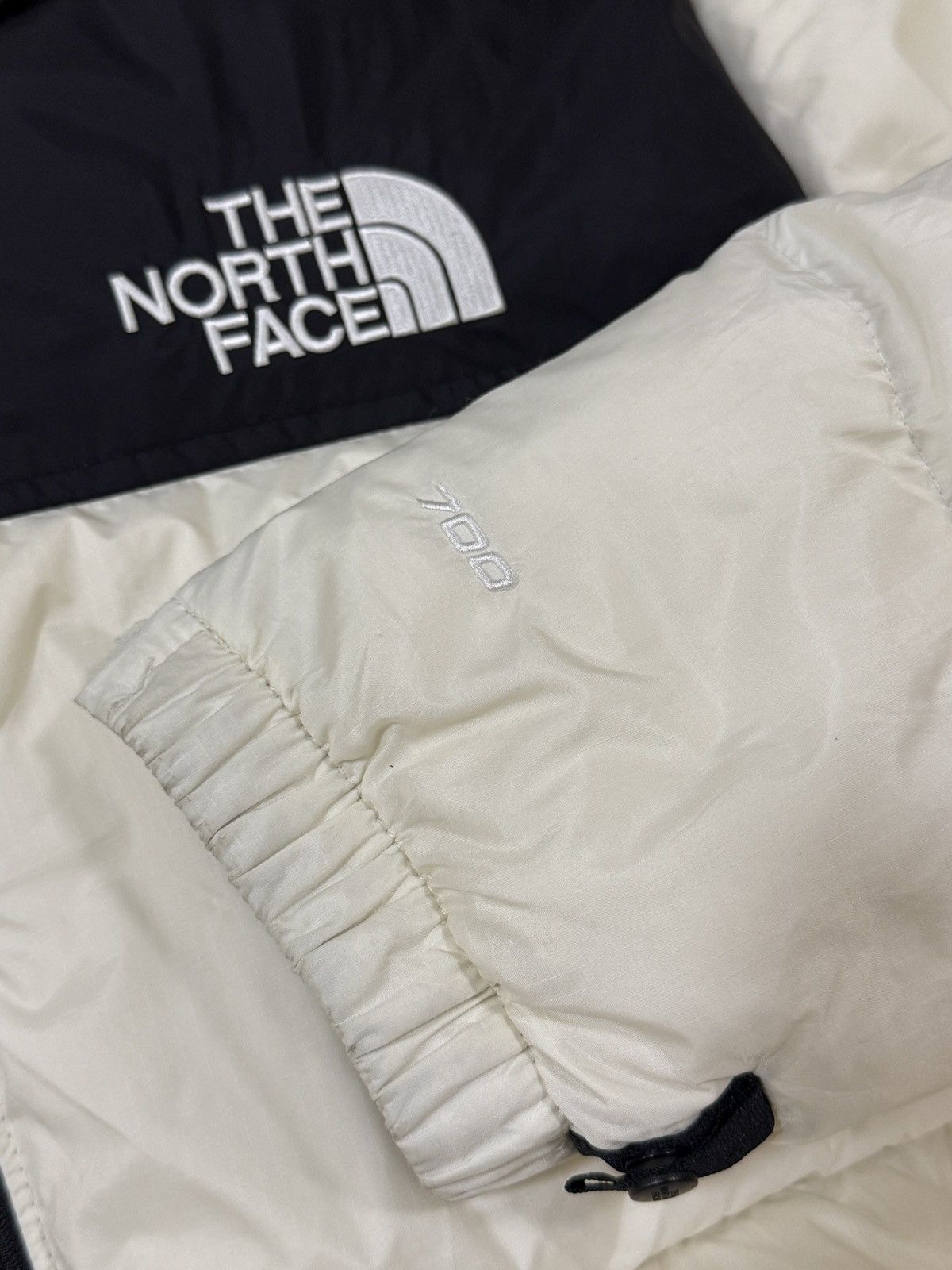 The North Face The North Face 700 Retro Nuptse Jacket TNF White/TNF Black Size US L / EU 52-54 / 3 - 6 Thumbnail