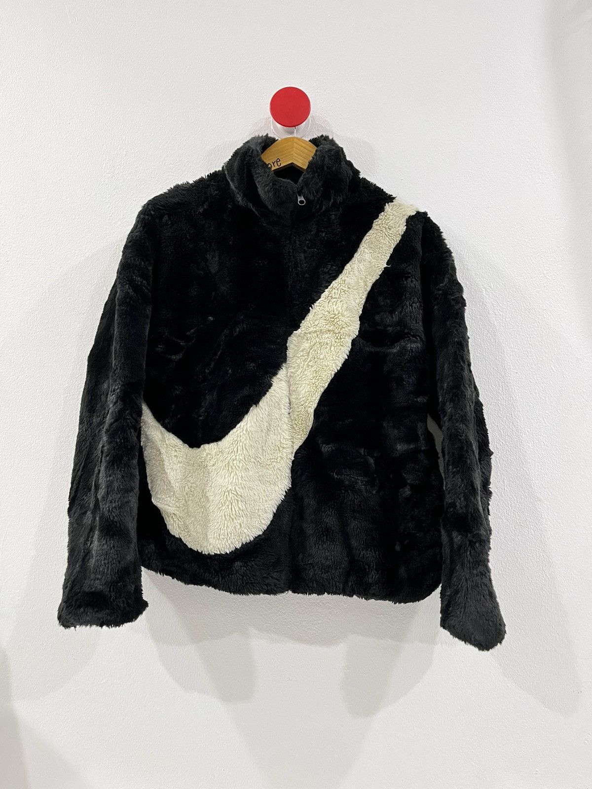 Nike Nike Big Swoosh NSW faux fur Jacket size L Size L / US 10 / IT 46 - 3 Thumbnail
