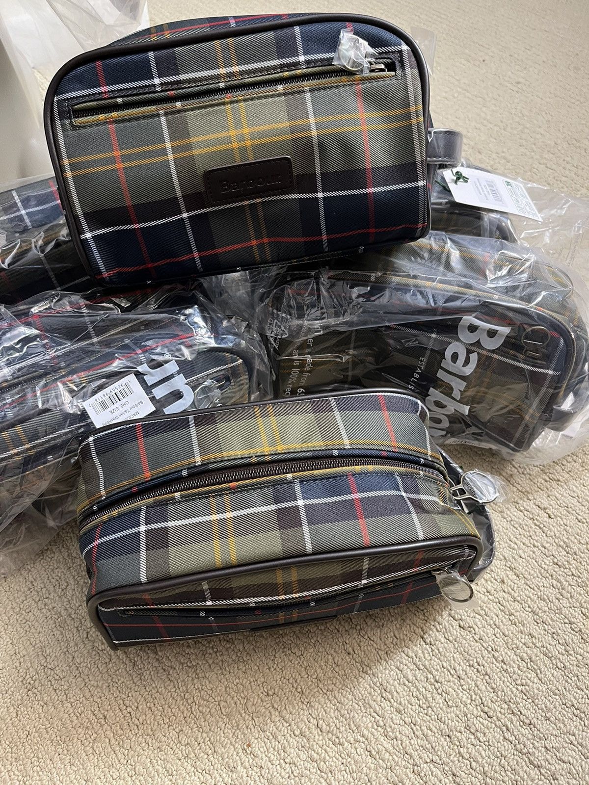 Barbour Barbour Durable Canvas & Leather Trim Tartan Washbag Size ONE SIZE - 5 Thumbnail